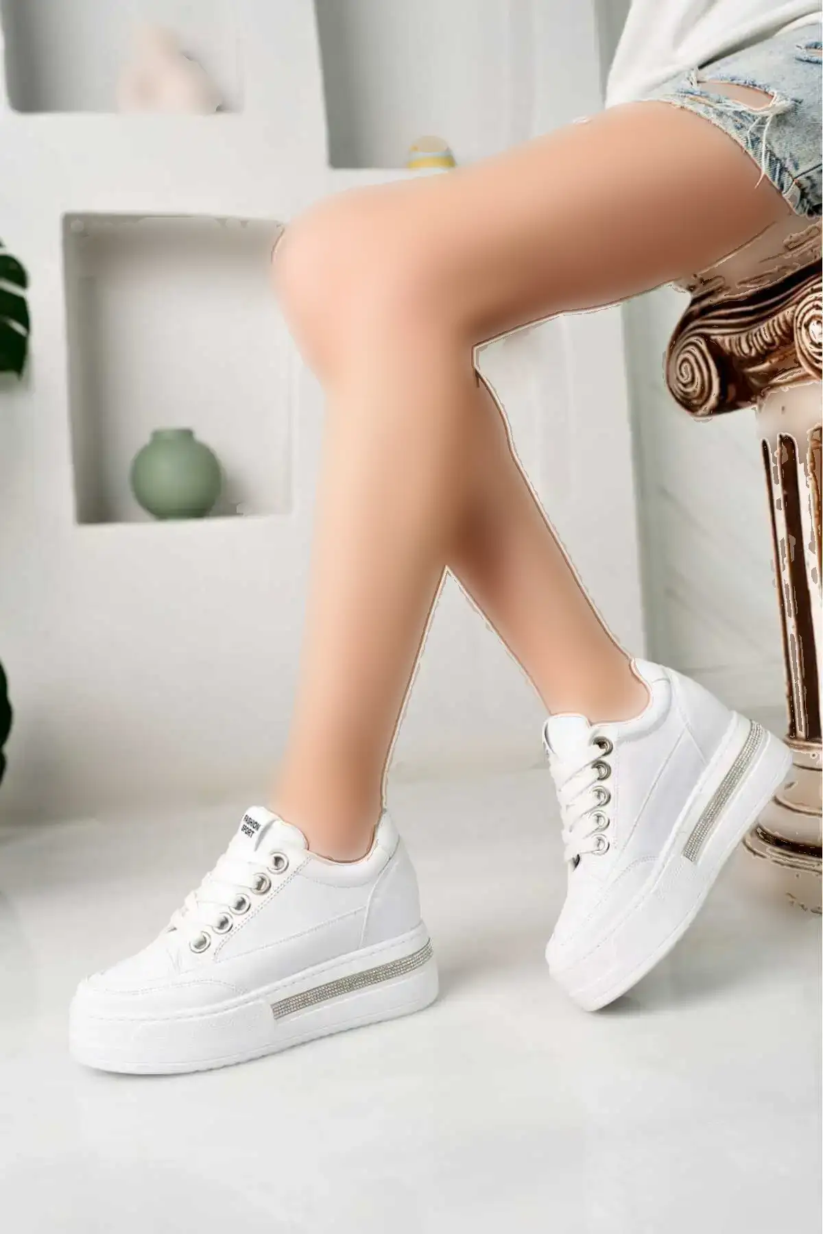 کفش کتانی زنانه  ورزشی پاشنهدار مخفی با جزئیات سنگی در جلو (پاشنه 8 سانتیمتری) برند BAHRİNA - 7976 کفش کتانی زنانه ورزشی پاشنهدار مخفی با جزئیات سنگی در جلو (پاشنه 8 سانتیمتری) برند BAHRİNA - 7976