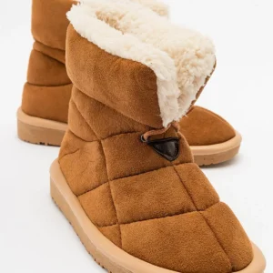 بوت و نیم‌ بوت زنانه با کفی ضد لغزش - چرم سئدی قهه‌ای برند Ccway - 7714