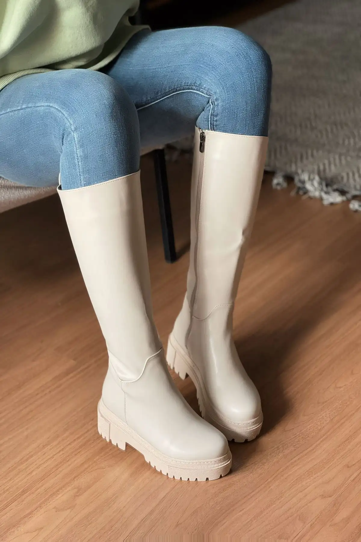 بوت و نیم بوت زنانه چکمه  فریا تن از چرم برند Mida Shoes - 8098 بوت و نیم بوت زنانه چکمه فریا تن از چرم برند Mida Shoes - 8098