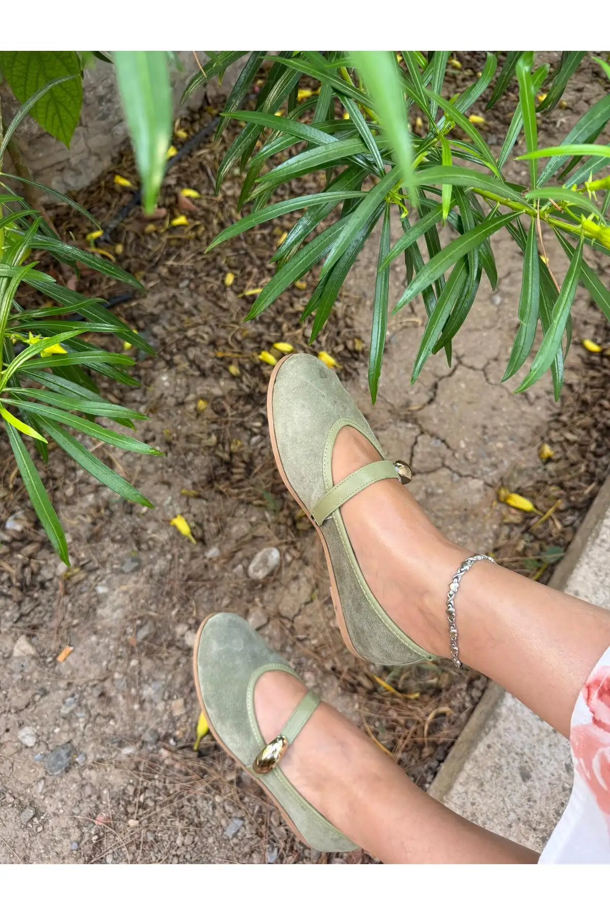 کفش تخت زنانه  باله  با جزئیات پلنگی و بند پهن از چرم طبیعی سوئیدی برند ND Shoes - 8338 کفش تخت زنانه باله با جزئیات پلنگی و بند پهن از چرم طبیعی سوئیدی برند ND Shoes - 8338