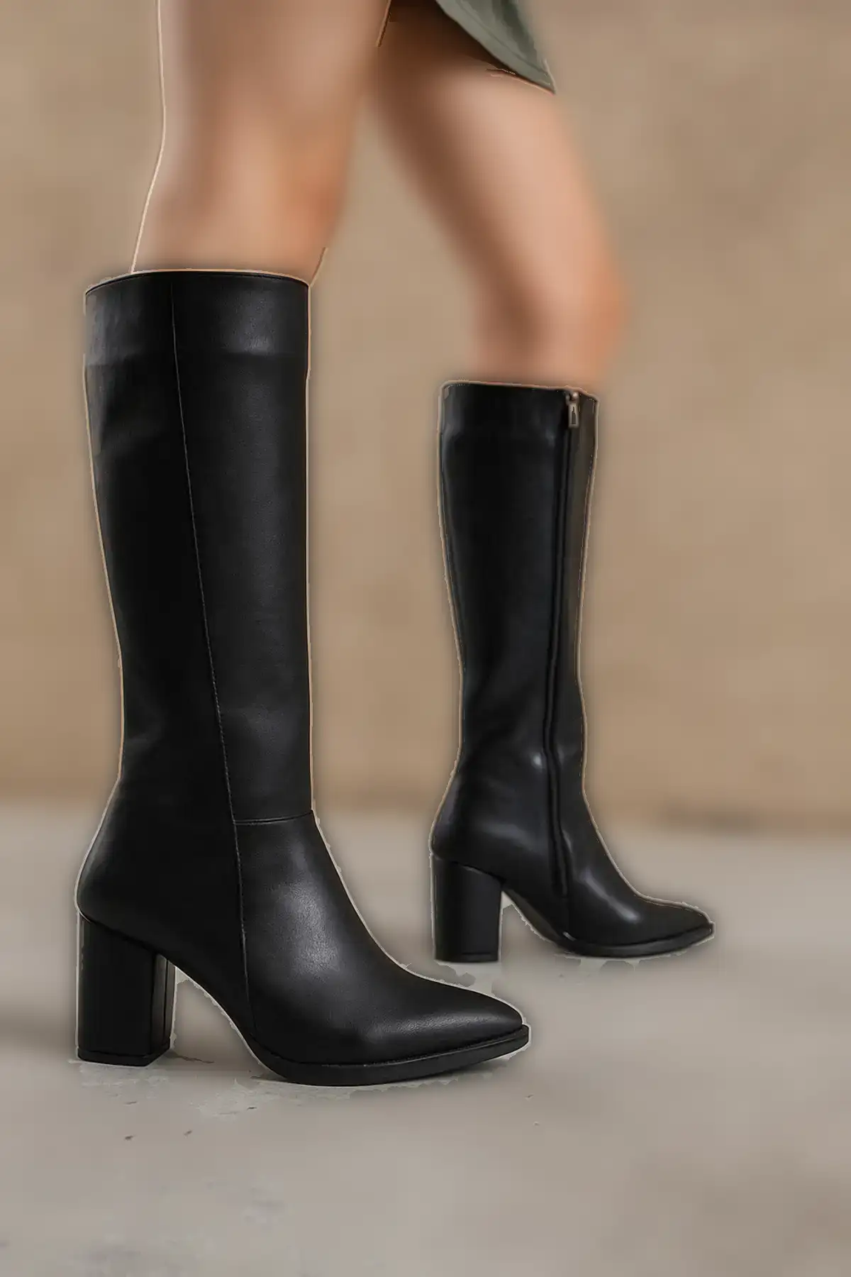 بوت و نیم بوت زنانه چکمه بلند  چرم مشکی با پاشنه بلند  زیپ برند Halloween - 7576 بوت و نیم بوت زنانه چکمه بلند چرم مشکی با پاشنه بلند زیپ برند Halloween - 7576