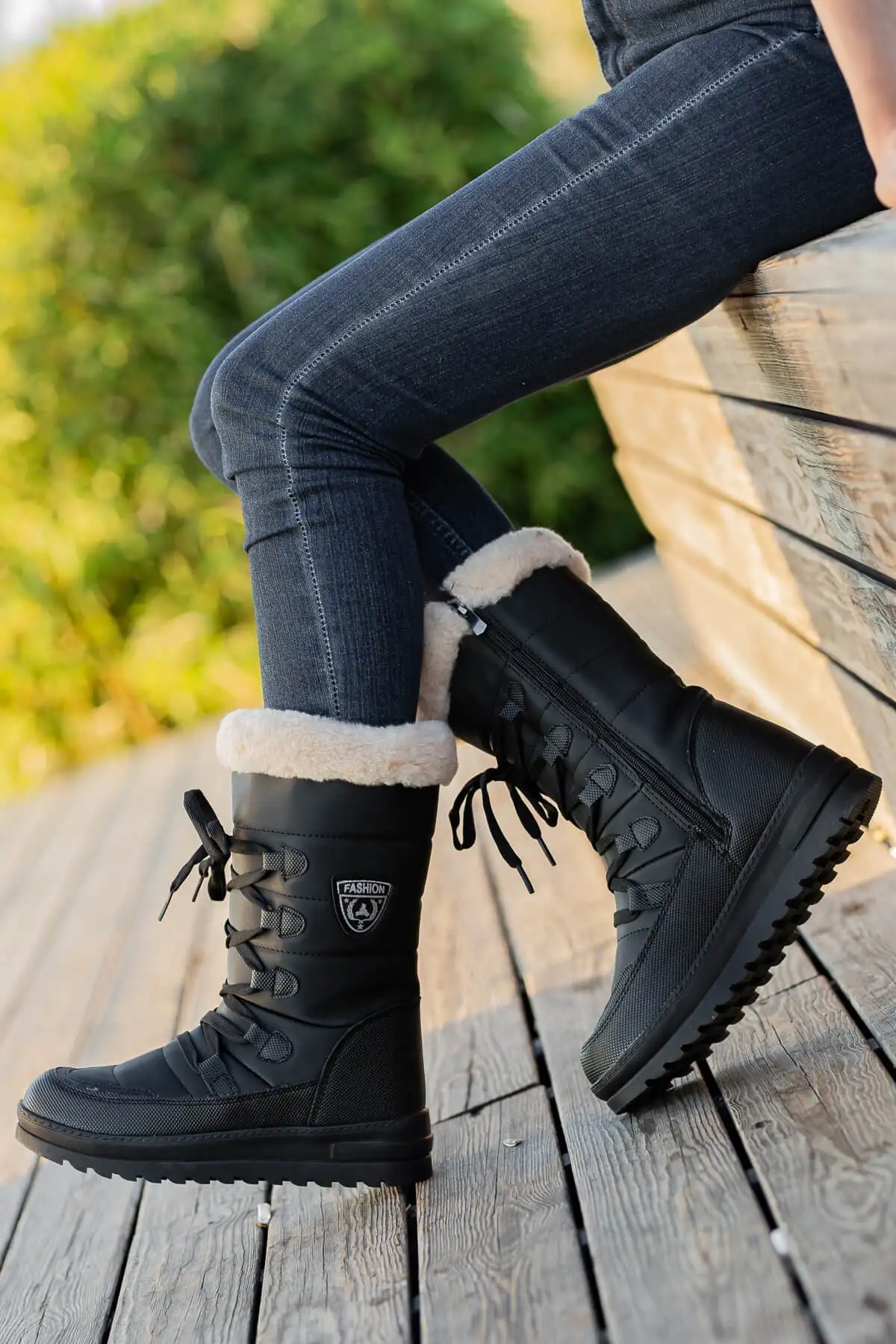 بوت و نیم بوت زنانه   زمستانی با خز، رنگ مشکی  بژ برند Ccway - 7713 بوت و نیم بوت زنانه زمستانی با خز، رنگ مشکی بژ برند Ccway - 7713