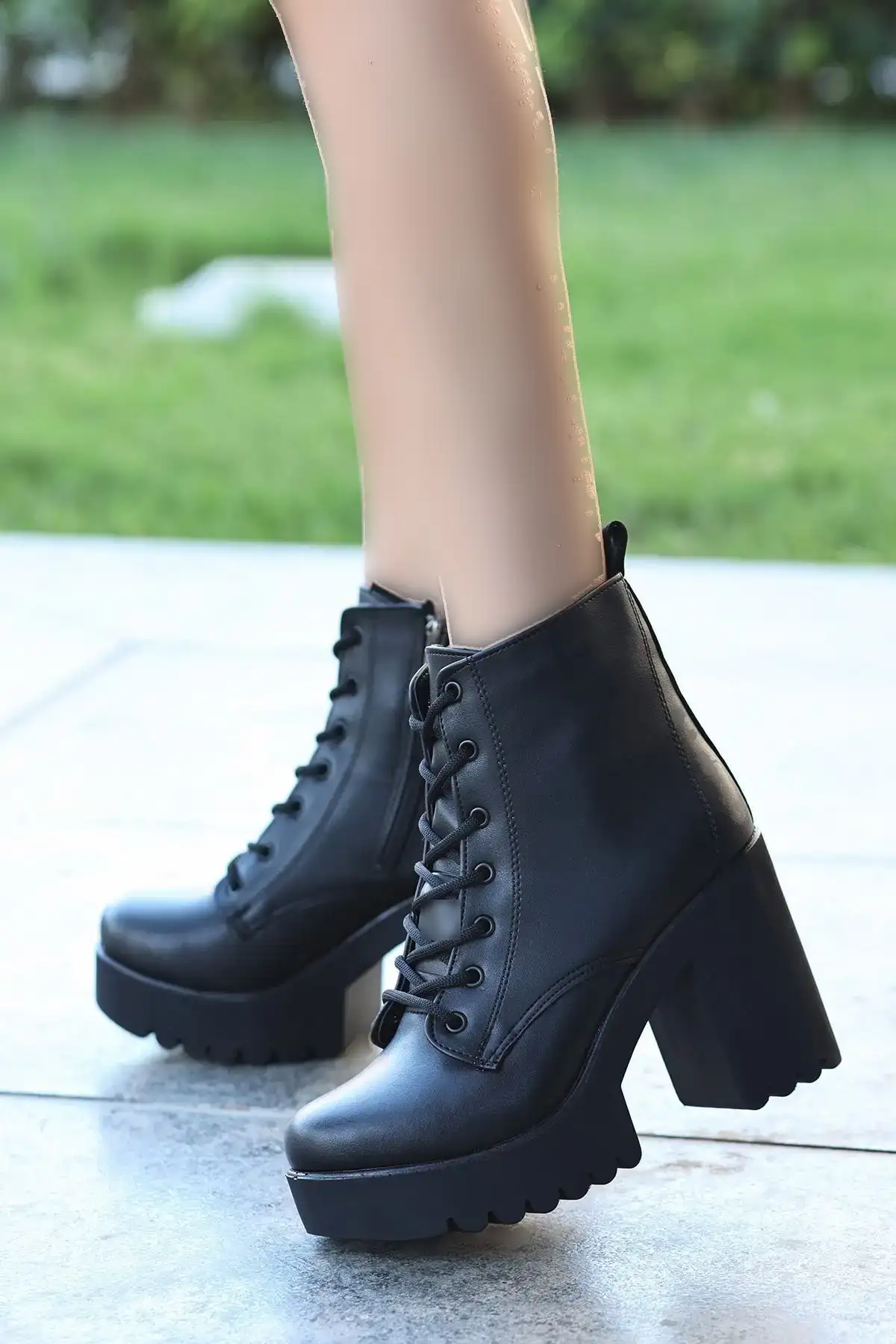 بوت و نیم‌ بوت زنانه ملینا پلتفرم با بند زیپ جانبی مشکی برند LEYDİ SHOES - 7758