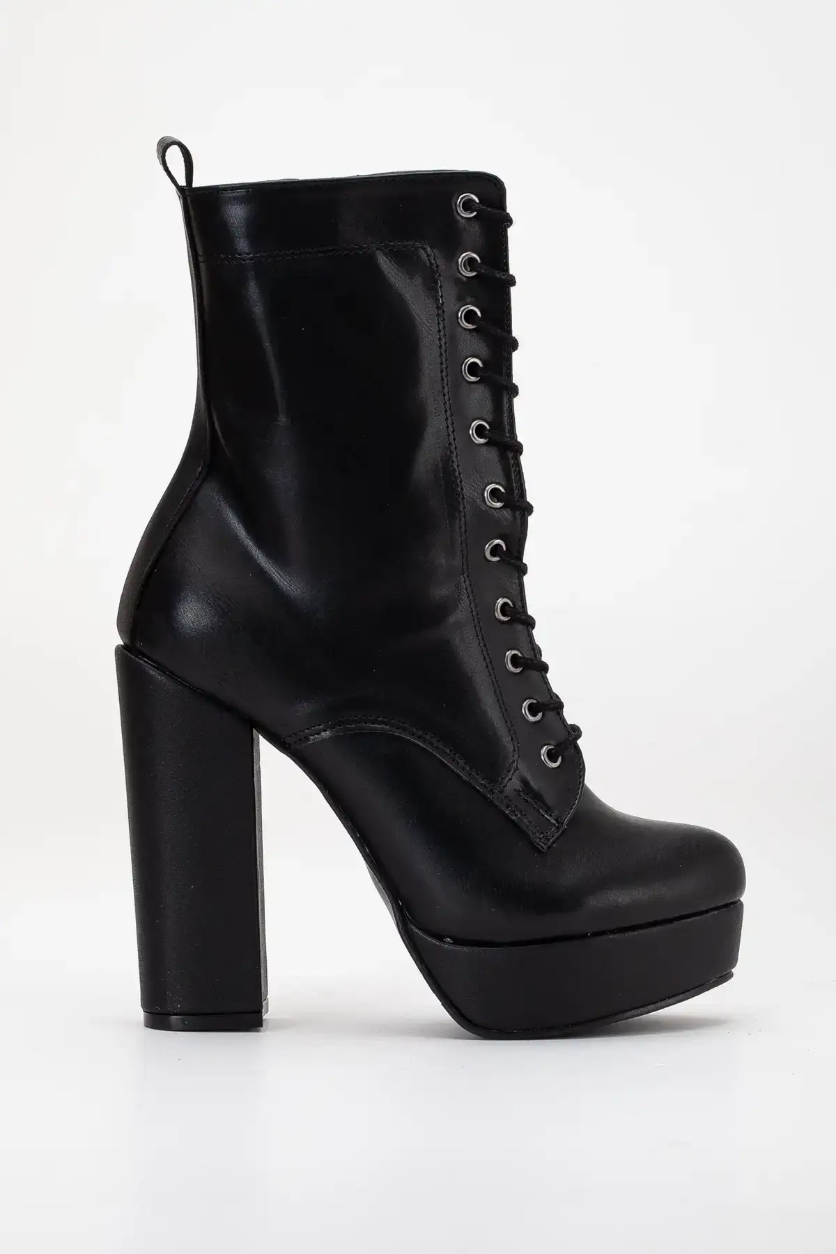 بوت و نیم بوت زنانه   پلتفرم با پاشنه ضخیم  بند دار لیلا برند LİLLA - 7750 بوت و نیم بوت زنانه پلتفرم با پاشنه ضخیم بند دار لیلا برند LİLLA - 7750