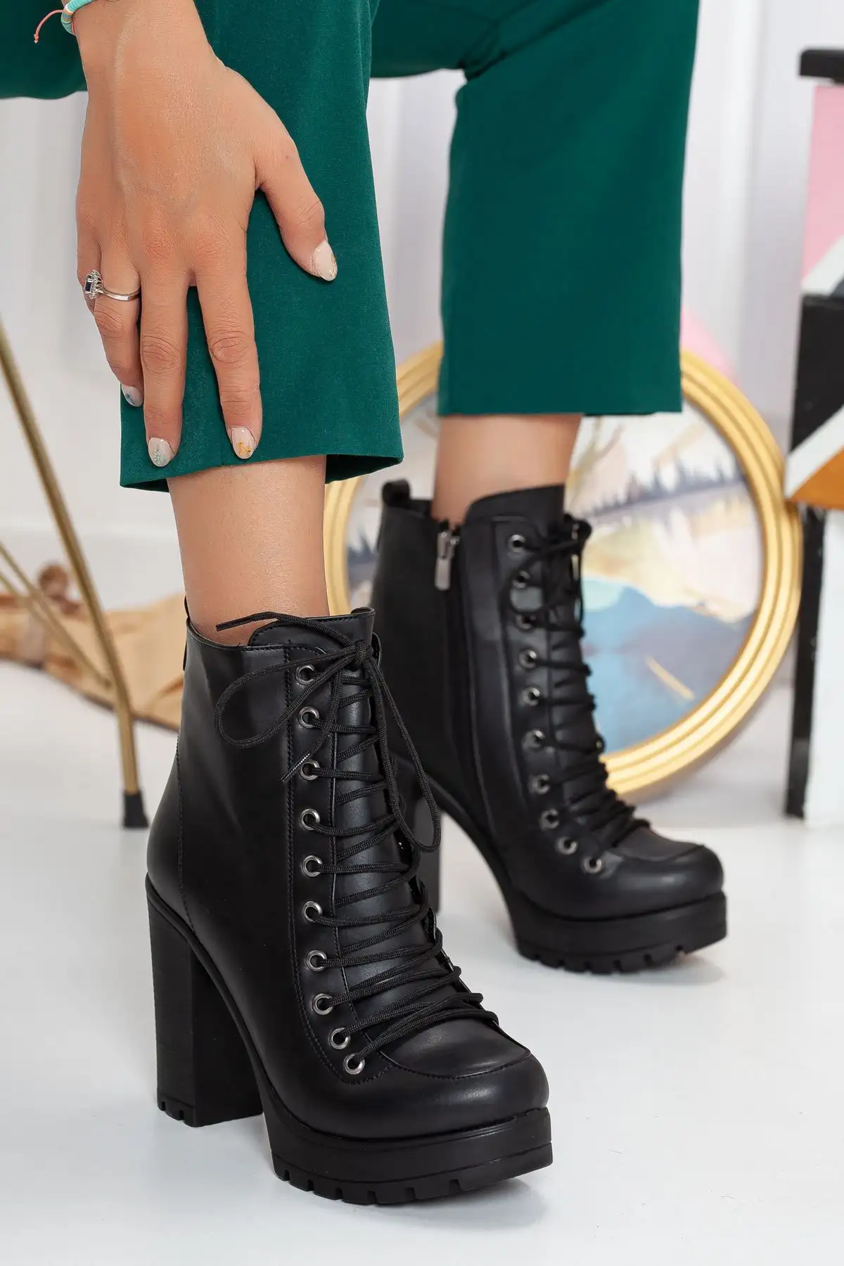 بوت و نیم بوت زنانه چکمه پلتفرم  رمپس مشکی چرم برند Genel Markalar - 7782 بوت و نیم بوت زنانه چکمه پلتفرم رمپس مشکی چرم برند Genel Markalar - 7782