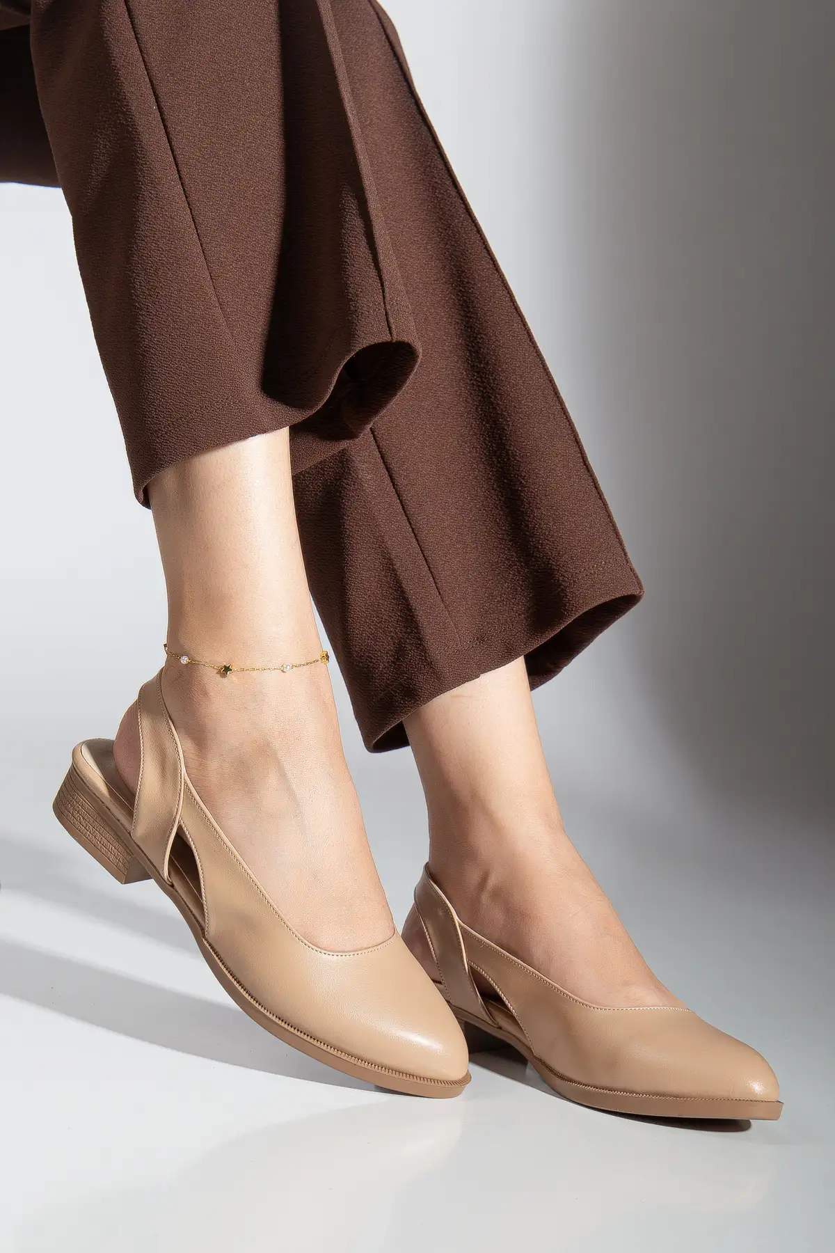 کفش تخت زنانه پاشنه کوتاه پوست صورت برند MaskButik - 8313