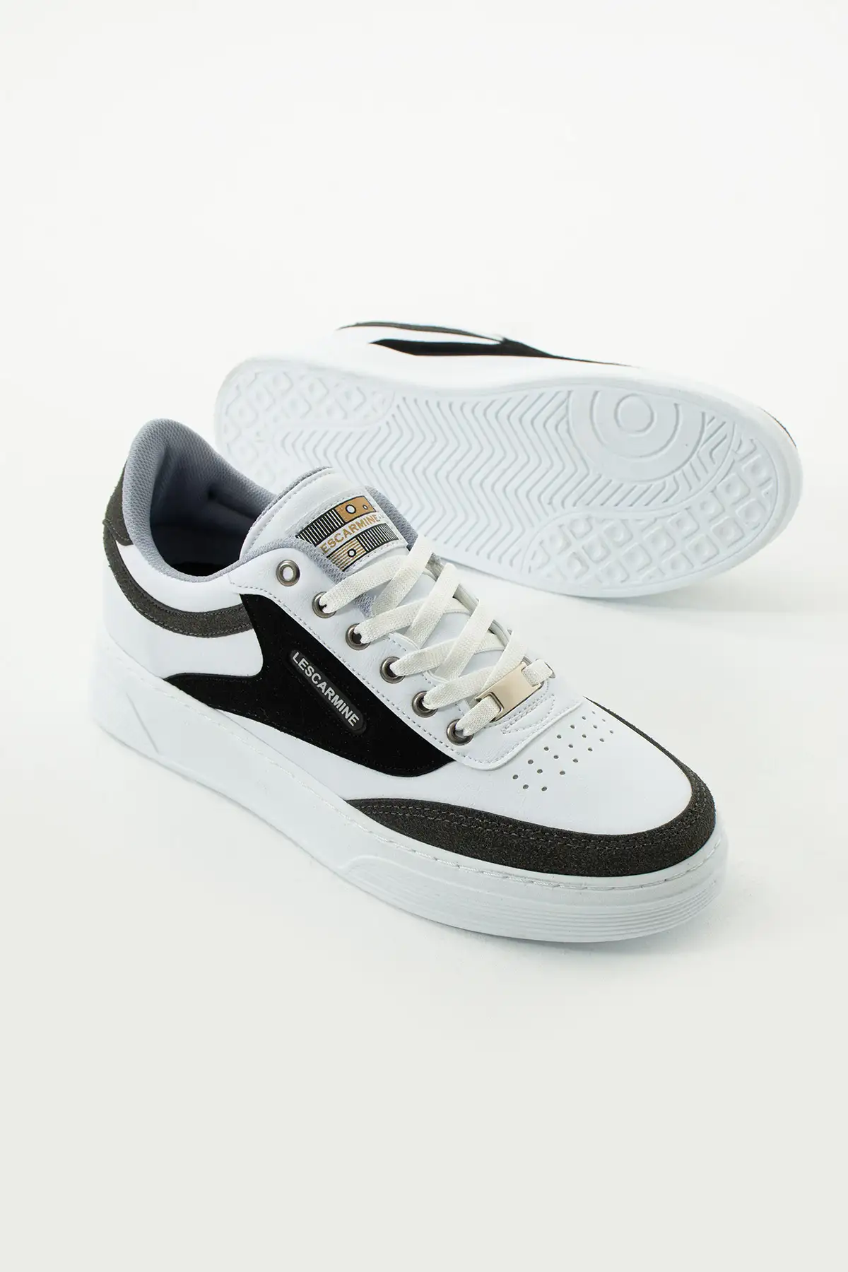 کفش اسپرت مردانه ورزشی راحت با بند سفید و جزئیات خاکستری و کفی سفید شماره 907 برند LesCarmine - 7734