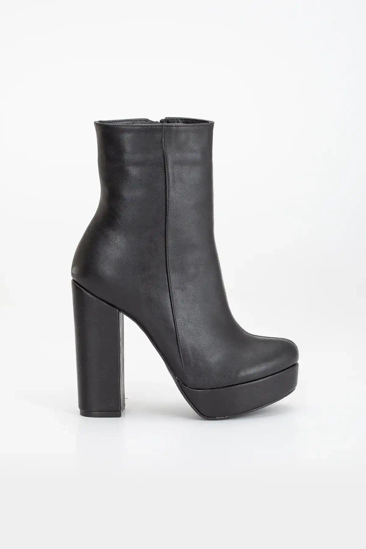 بوت و نیم بوت زنانه Bot پلتفرم  لایلا با پاشنه ضخیم  چرم مصنعی برند LİLLA - 7770 بوت و نیم بوت زنانه Bot پلتفرم لایلا با پاشنه ضخیم چرم مصنعی برند LİLLA - 7770