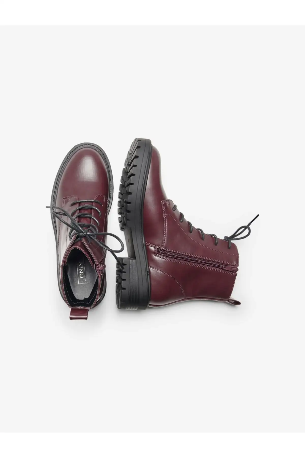 بوت و نیم بوت زنانه  چکمهای با بندی چشمدزی Onlbold-1  برند ONLY - 8115 بوت و نیم بوت زنانه چکمهای با بندی چشمدزی Onlbold-1 برند ONLY - 8115