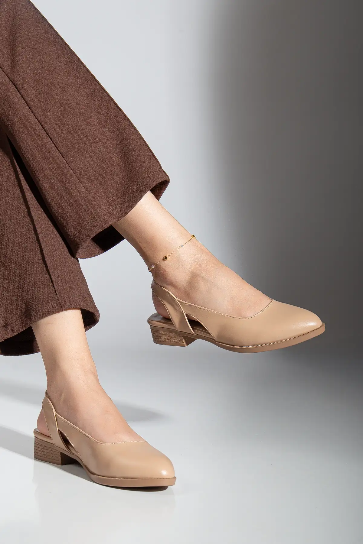 کفش تخت زنانه پاشنه کوتاه پوست صورت برند MaskButik - 8313