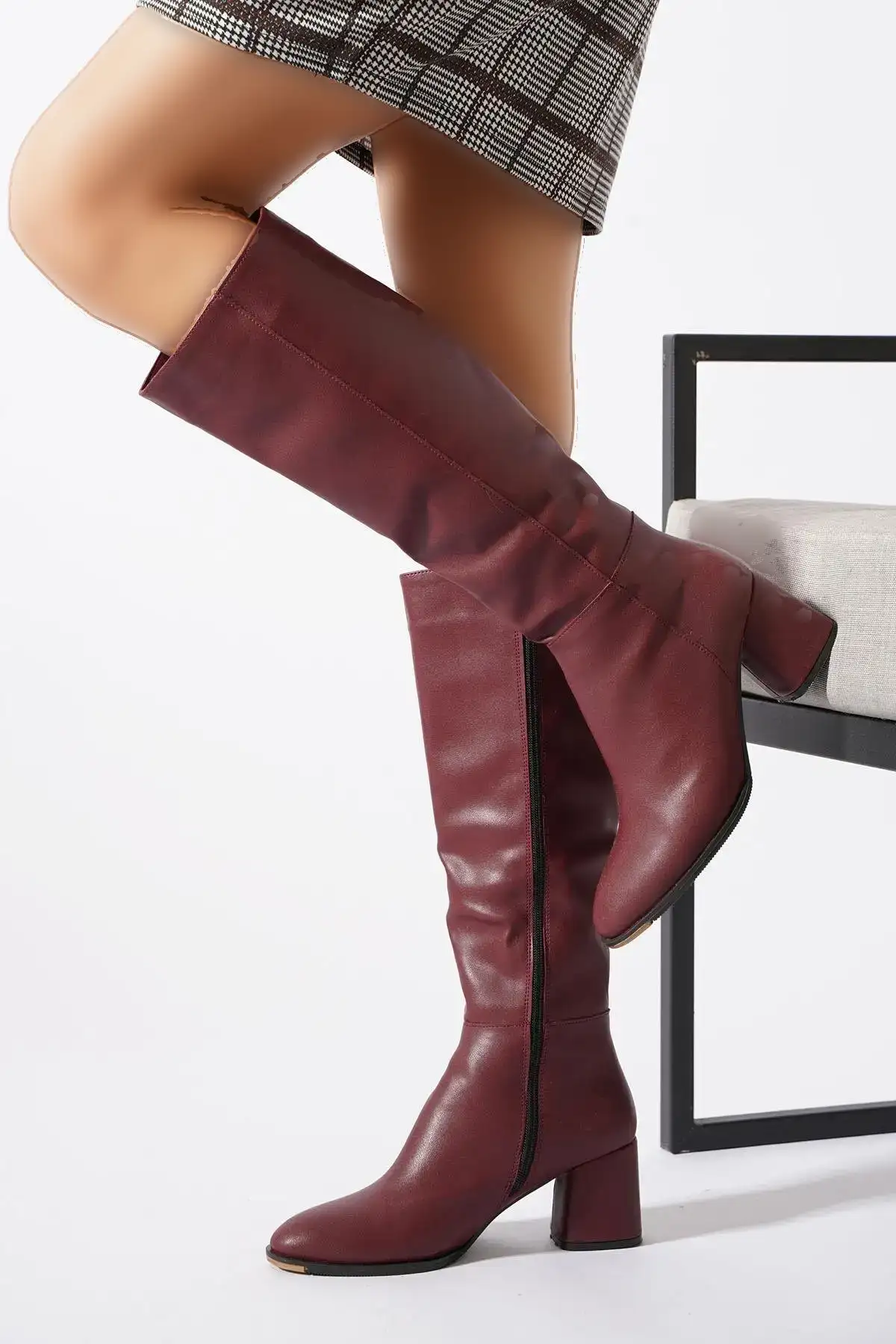 بوت و نیم بوت زنانه چکمه پاشنهدار  پارچهای با رنگ قرمز تیره برند Moda Pie - 8101 بوت و نیم بوت زنانه چکمه پاشنهدار پارچهای با رنگ قرمز تیره برند Moda Pie - 8101