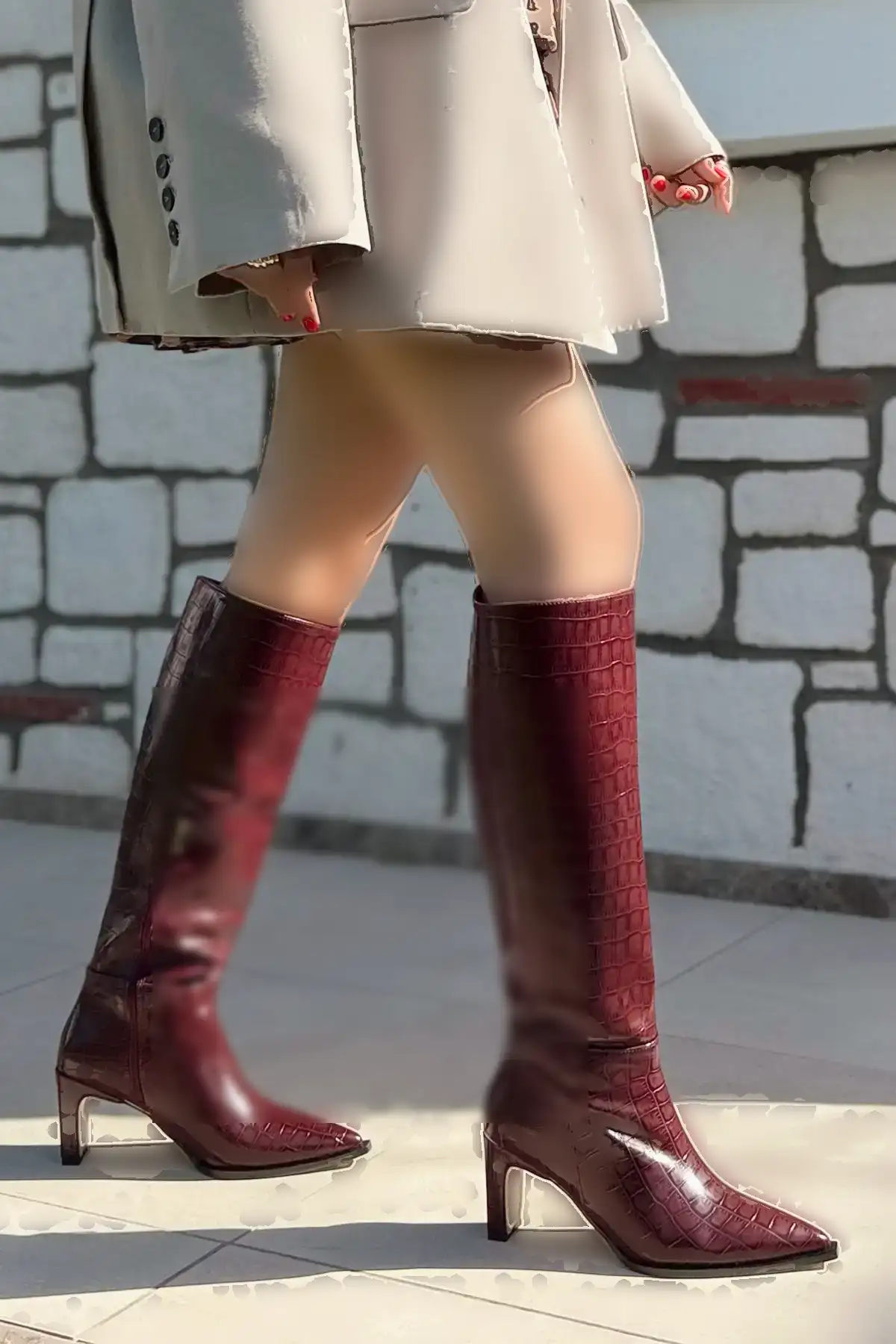 بوت و نیم بوت زنانه چکمه  مات چرمی با پاشنه استایل دار  نک تیز، زیپدار، تا زیر زان برند POLKA STORE - 8100 بوت و نیم بوت زنانه چکمه مات چرمی با پاشنه استایل دار نک تیز، زیپدار، تا زیر زان برند POLKA STORE - 8100