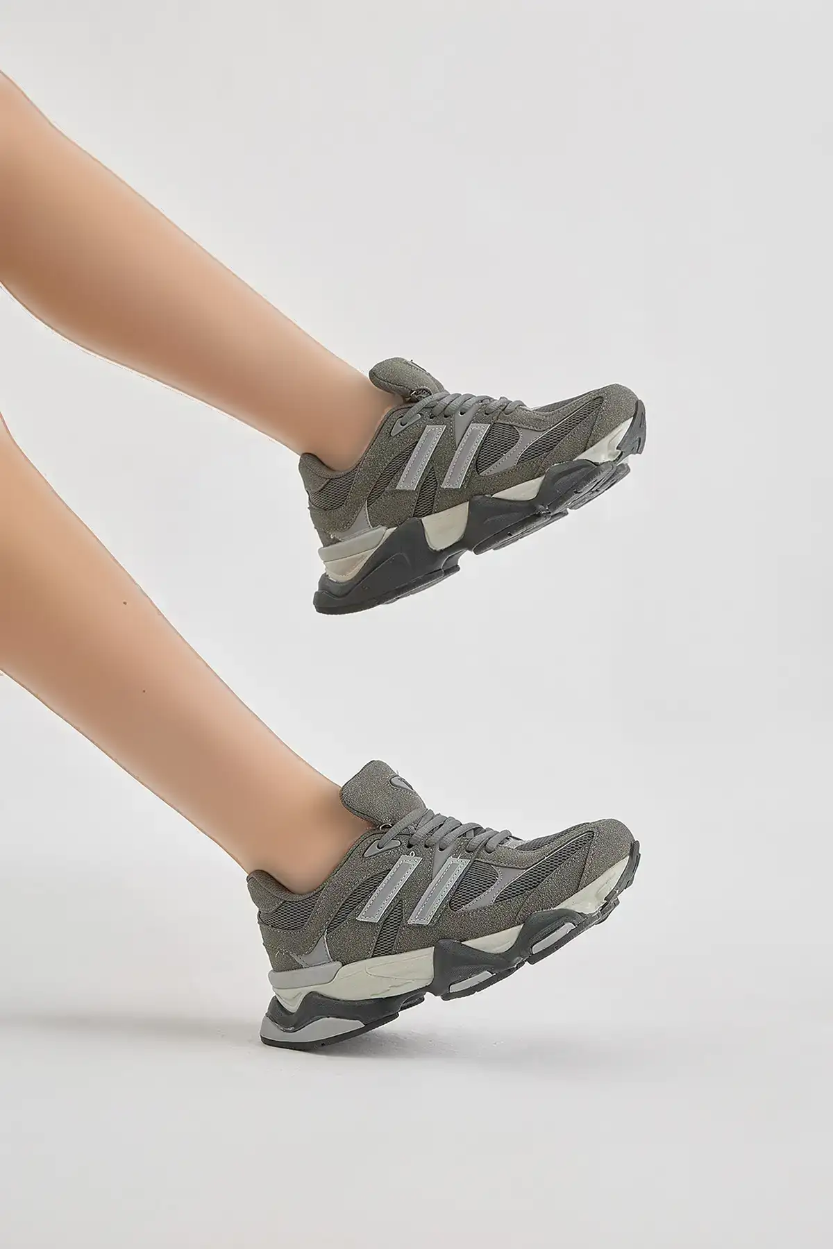 کفش سایز بزرگ مردانه  ورزشی با کفی بلند و طرح آنوراک در رنگ خاکستری فمی برای هر دو جنس برند Tonny Black - 7863 کفش سایز بزرگ مردانه ورزشی با کفی بلند و طرح آنوراک در رنگ خاکستری فمی برای هر دو جنس برند Tonny Black - 7863