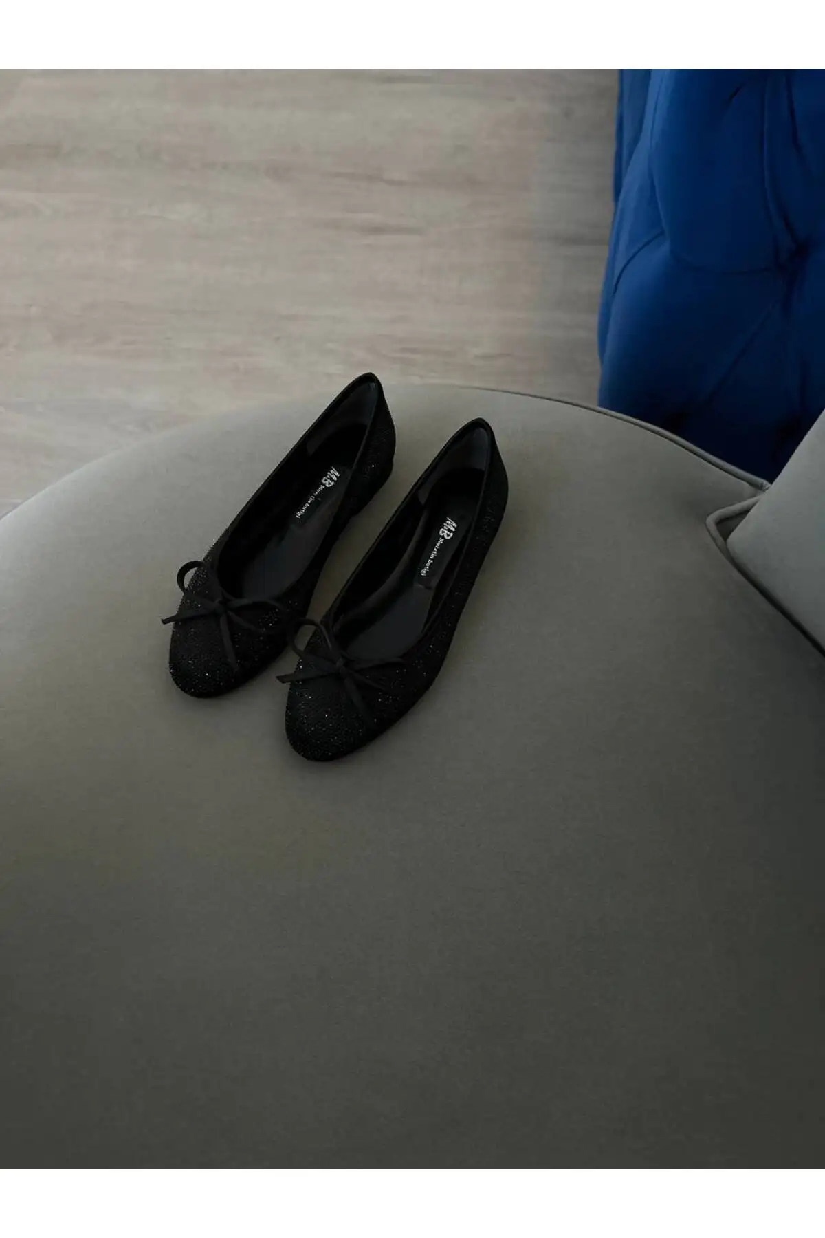 کفش تخت زنانه پوتین  کادین با رویه ساتن و جزئیات سنگی، سایز ۳۶ تا ۴۳. برند M&B - 8320 کفش تخت زنانه پوتین کادین با رویه ساتن و جزئیات سنگی، سایز ۳۶ تا ۴۳. برند M&B - 8320