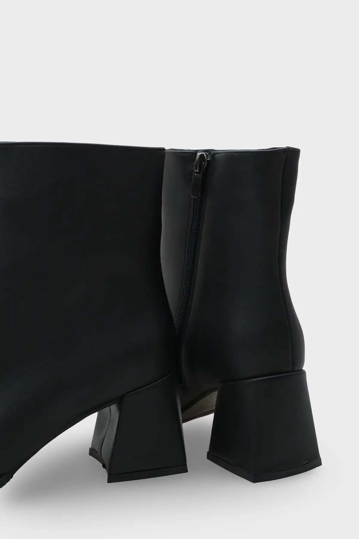 بوت و نیم بوت زنانه   سلین برند Celine برند Capone Outfitters - 7577 بوت و نیم بوت زنانه سلین برند Celine برند Capone Outfitters - 7577