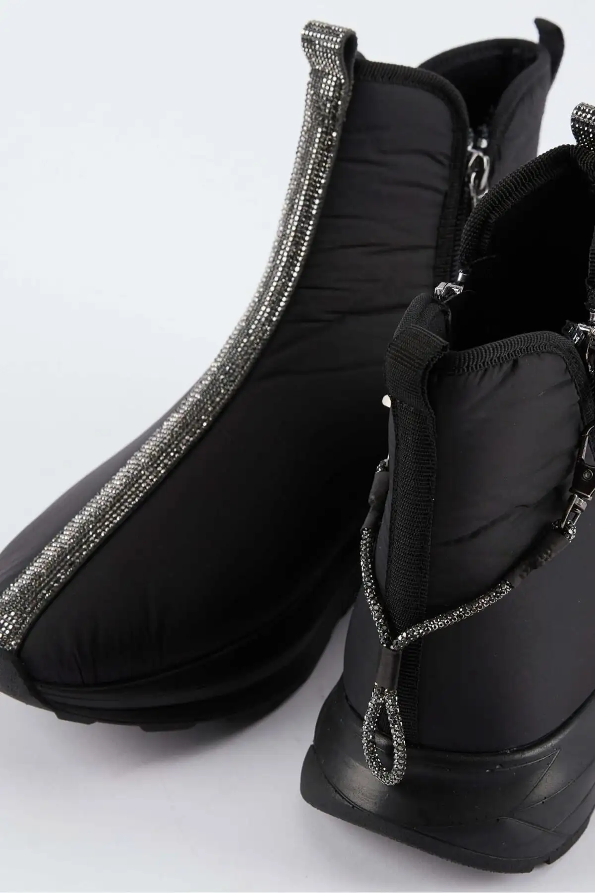 بوت و نیم بوت زنانه  رزمره  با جزئیات نار سنگی برند Genel Markalar - 7687 بوت و نیم بوت زنانه رزمره با جزئیات نار سنگی برند Genel Markalar - 7687