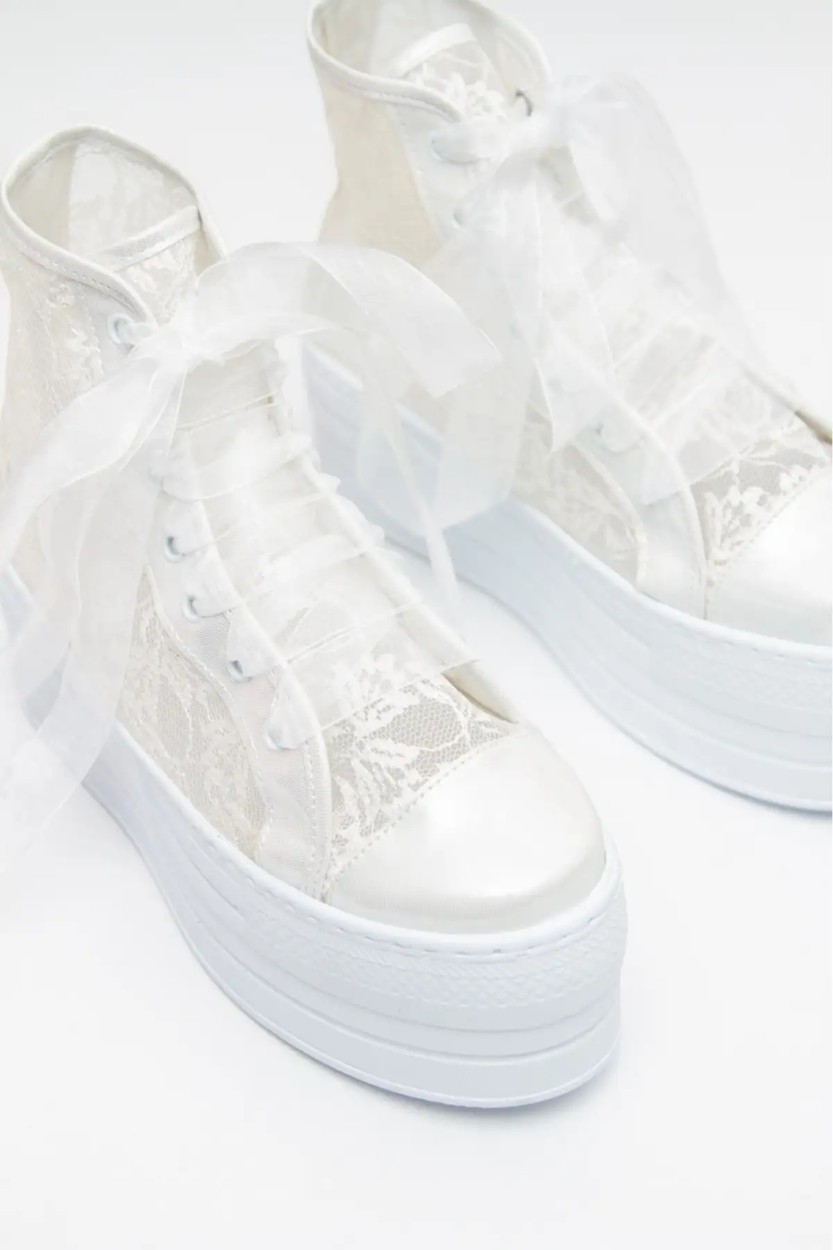 کفش پاشنه بلند زنانه  عروس زیبا با پاشنه عریض برند DARUGA - 7988 کفش پاشنه بلند زنانه عروس زیبا با پاشنه عریض برند DARUGA - 7988