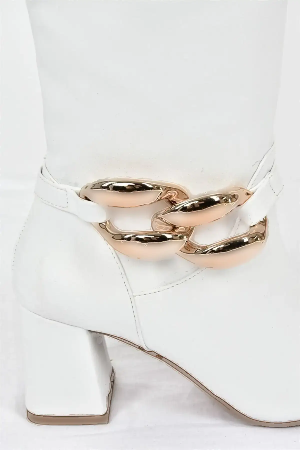 بوت و نیم بوت زنانه چکمه  پاشنه دار سفید کد L572951009 برند Fox Shoes - 8097 بوت و نیم بوت زنانه چکمه پاشنه دار سفید کد L572951009 برند Fox Shoes - 8097