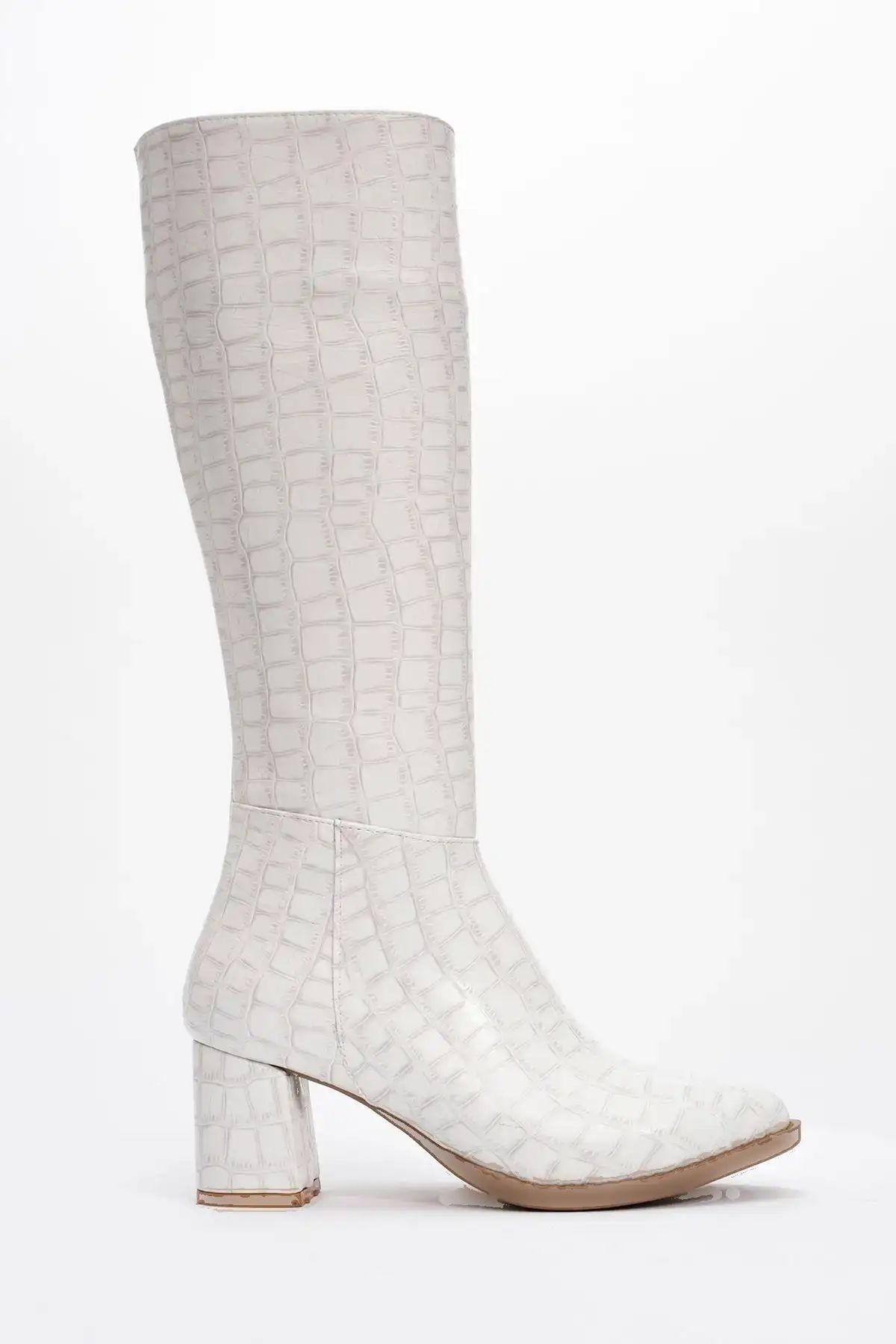 بوت و نیم بوت زنانه چکمه بلند  سفید کرک برند Ccway - 8092 بوت و نیم بوت زنانه چکمه بلند سفید کرک برند Ccway - 8092