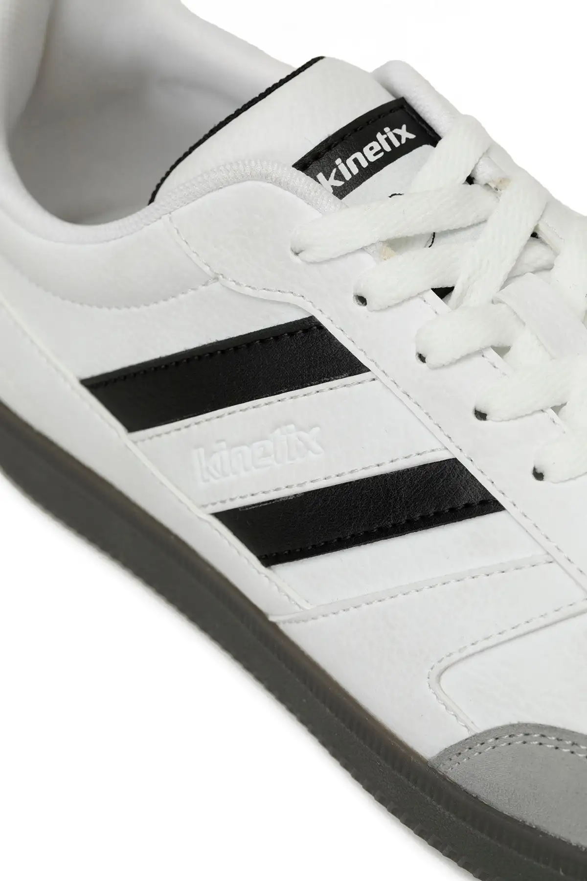 کفش سایز بزرگ مردانه کتانی  ردوو پی یو ۵FX سفید برند Kinetix - 7902 کفش سایز بزرگ مردانه کتانی ردوو پی یو ۵FX سفید برند Kinetix - 7902