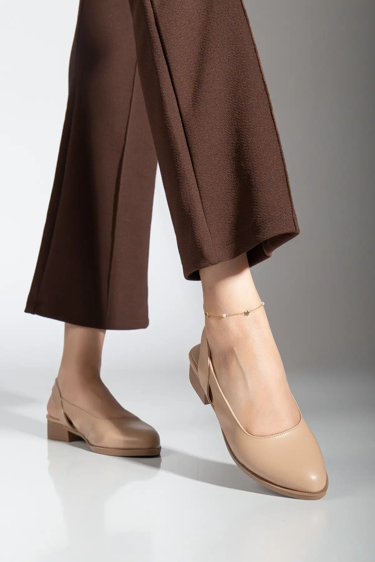 کفش تخت زنانه پاشنه کوتاه پوست صورت برند MaskButik - 8313