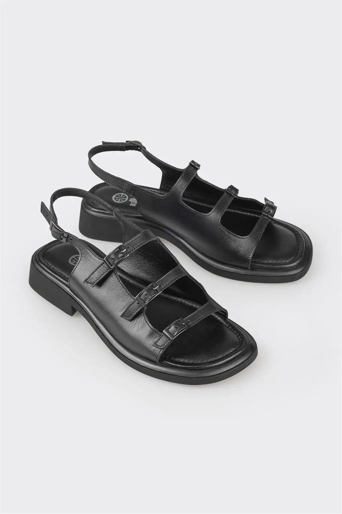 کفش صندل زنانه   مشکی چرمی تخت برند Elle - 8254 کفش صندل زنانه مشکی چرمی تخت برند Elle - 8254