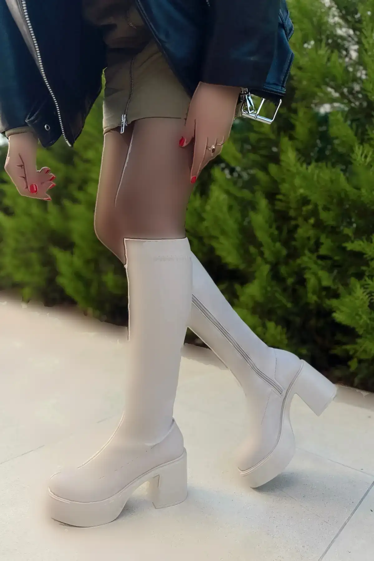 بوت و نیم بوت زنانه ی  پلتفرم با پاشنه بلند در رنگ بژ کِرِم مات از جنس چرم مصنعی برند POLKA STORE - 7784 بوت و نیم بوت زنانه ی پلتفرم با پاشنه بلند در رنگ بژ کِرِم مات از جنس چرم مصنعی برند POLKA STORE - 7784