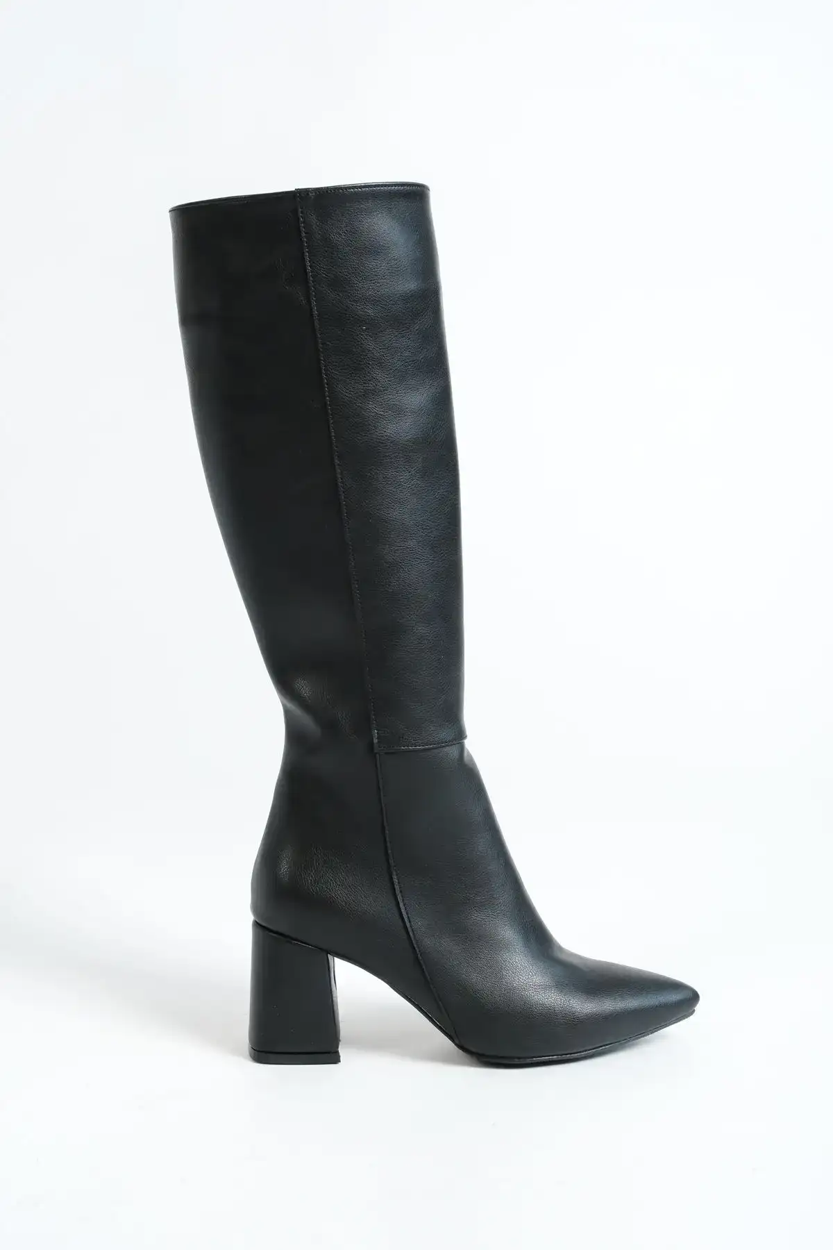 بوت و نیم بوت زنانه چکمه بلند  مشکی با زیپ  نک تیز، پاشنه 6 سانتی متر بلک برند Brs - 7560 بوت و نیم بوت زنانه چکمه بلند مشکی با زیپ نک تیز، پاشنه 6 سانتی متر بلک برند Brs - 7560