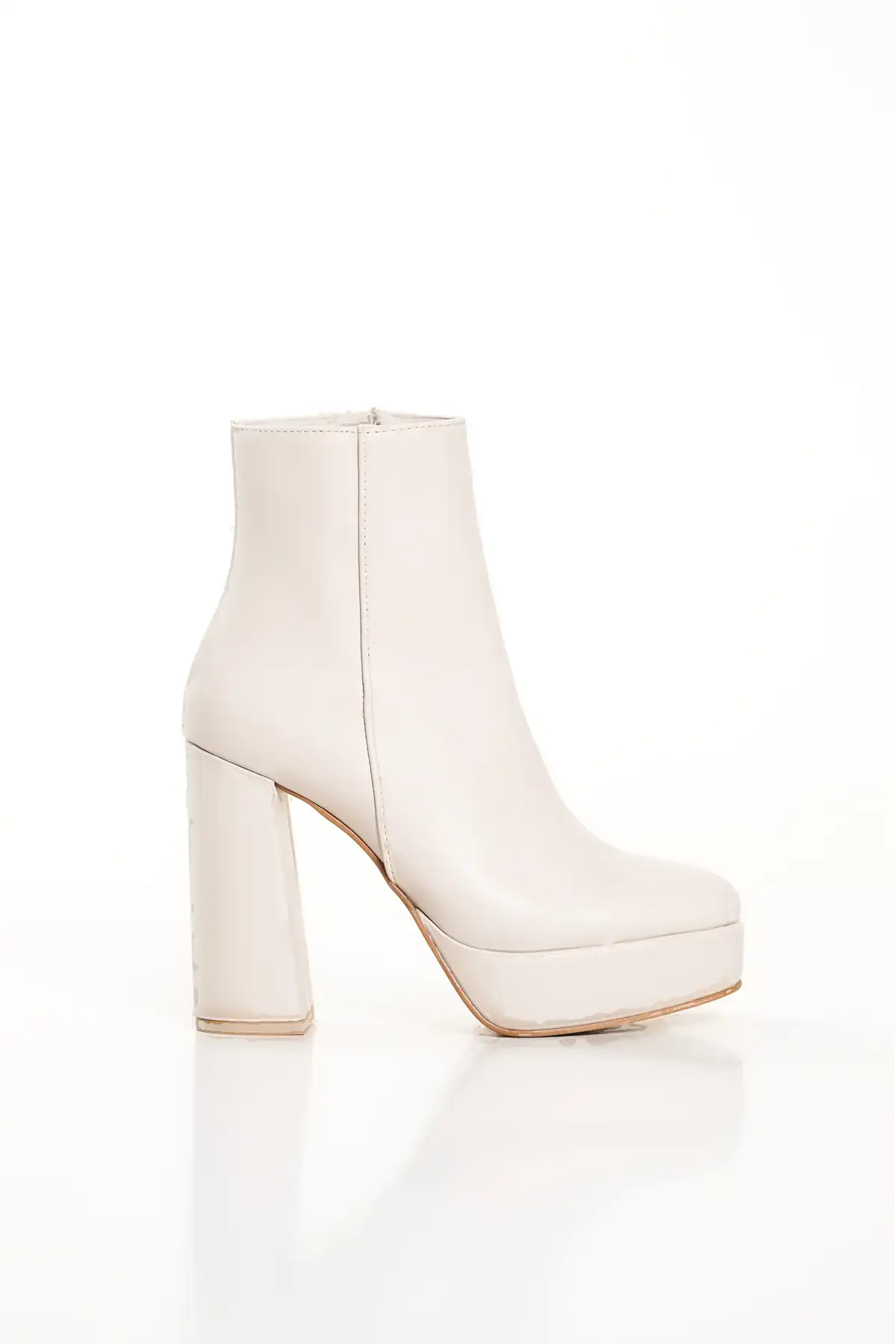 بوت و نیم بوت زنانه   پاشنهدار با پلتفرم  زیپ جانبی به رنگ کرم  برند ZİESCE - 7774 بوت و نیم بوت زنانه پاشنهدار با پلتفرم زیپ جانبی به رنگ کرم برند ZİESCE - 7774