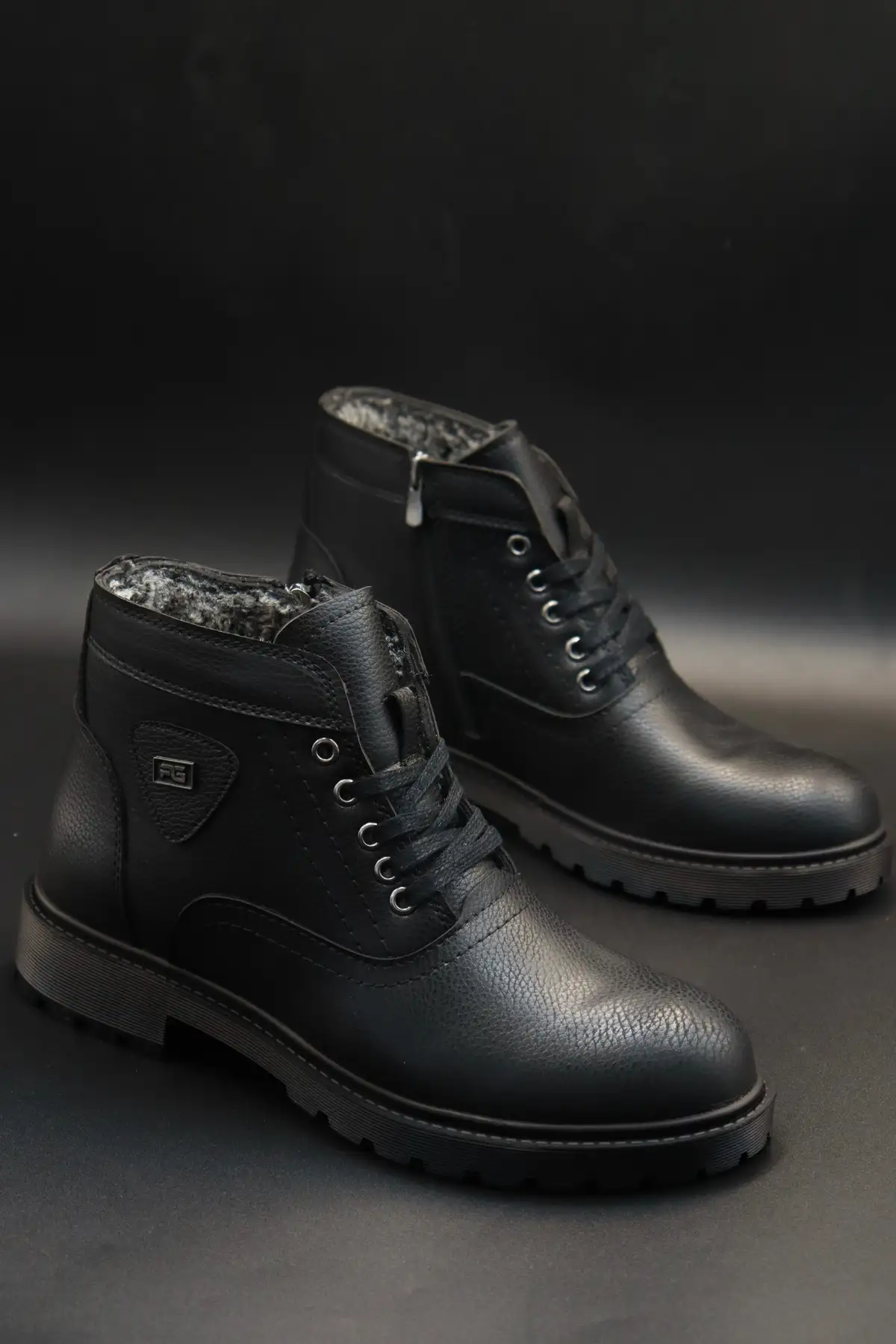 بوت مردانه کفش   مشکی با پوشش خز، مقاوم و ضد آب برند HEROD - 7588 بوت مردانه کفش مشکی با پوشش خز، مقاوم و ضد آب برند HEROD - 7588