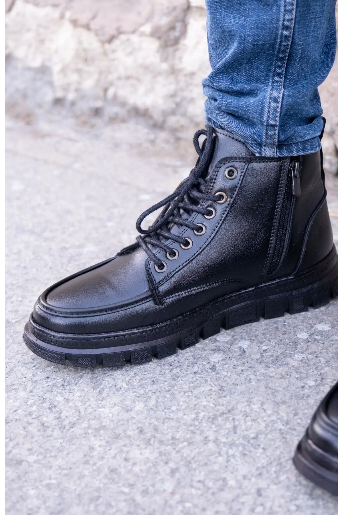 بوت مردانه  ضدآب و ضدسرما  با فُرم زیپ و بنددار اسپارتا برند GERALT - 8347 بوت مردانه ضدآب و ضدسرما با فُرم زیپ و بنددار اسپارتا برند GERALT - 8347