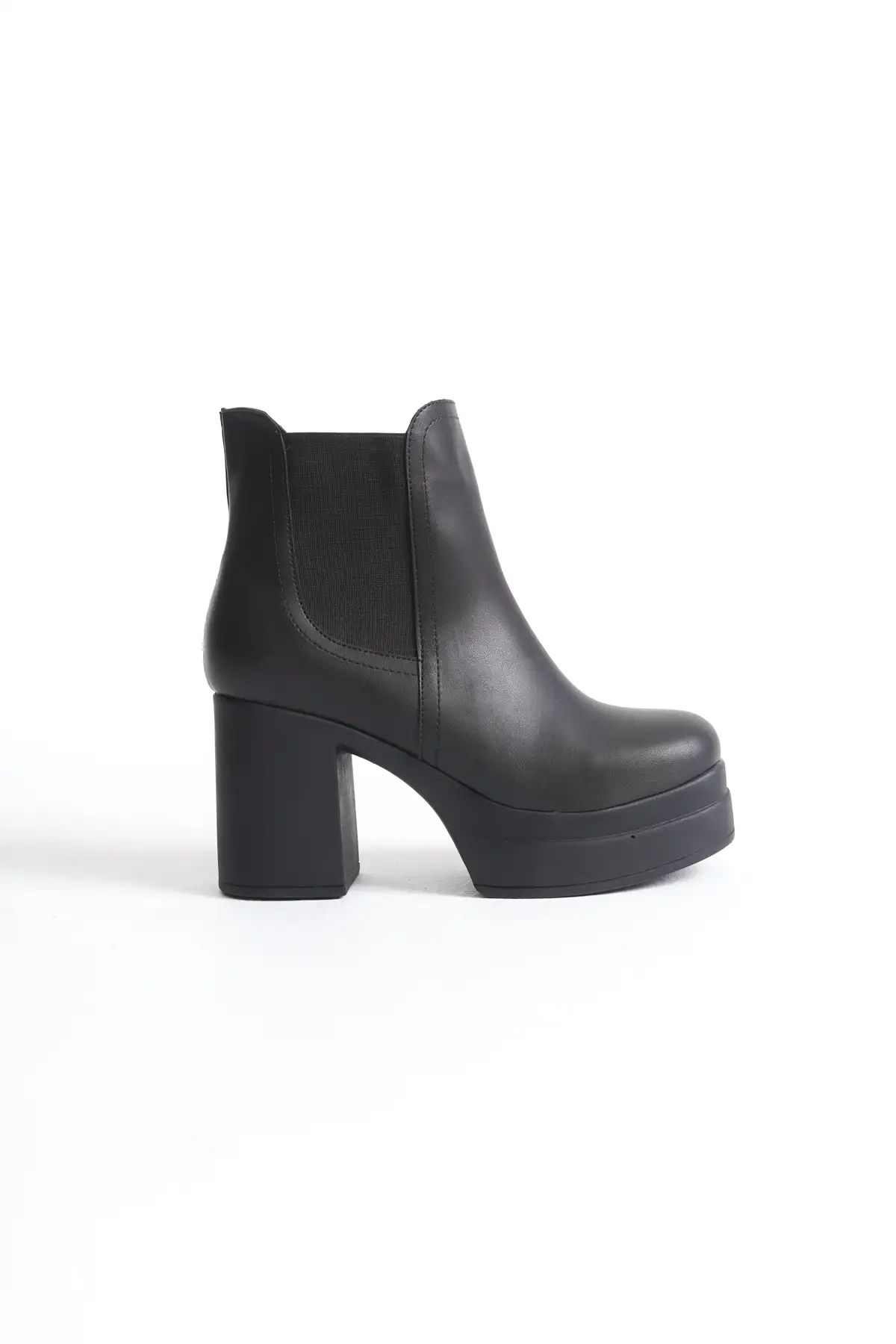 بوت و نیم بوت زنانه چکمه های پلتفرم طراحی یژه  با کفی لاستیکی دگانه برند Shoesers - 7761 بوت و نیم بوت زنانه چکمه های پلتفرم طراحی یژه با کفی لاستیکی دگانه برند Shoesers - 7761