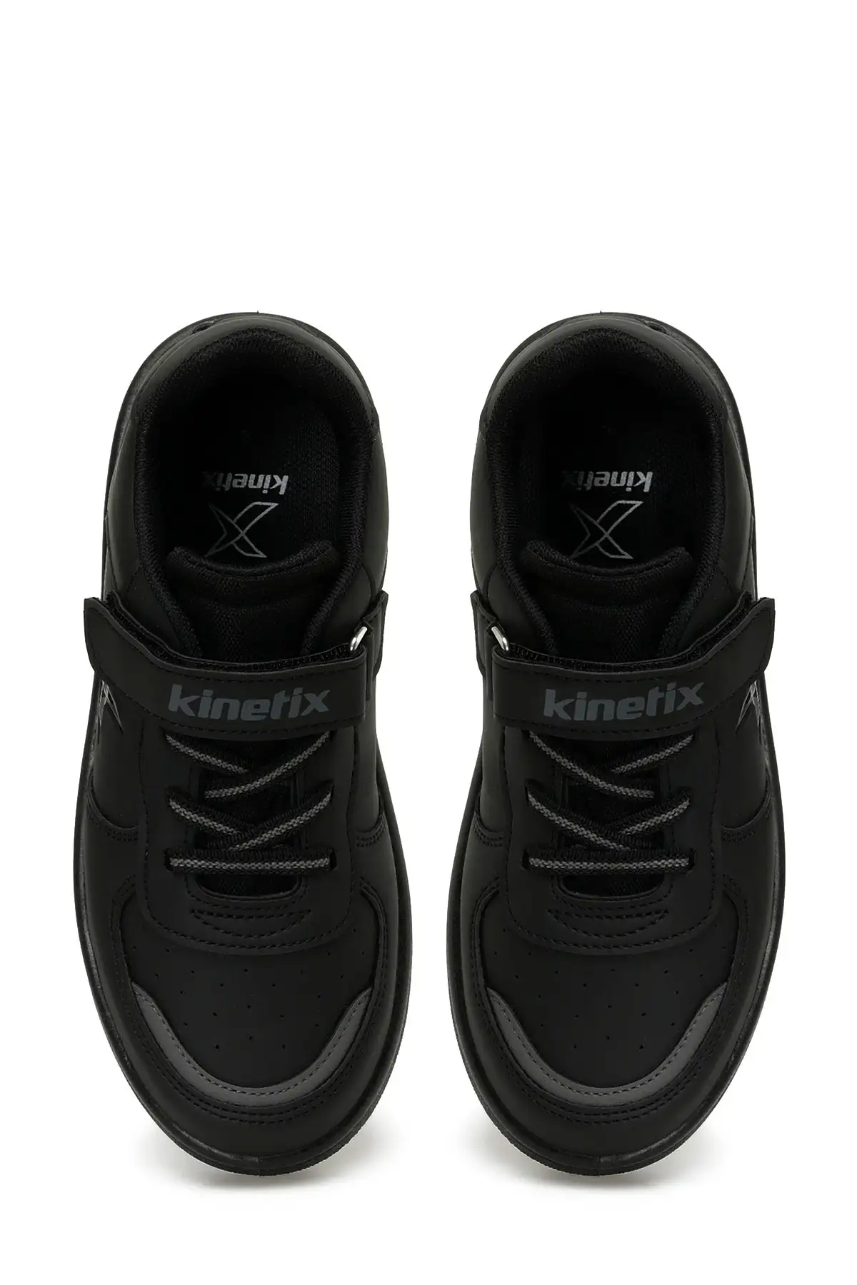کفش پسرانه  ورزشی  مشکی KALEN PU ENJ F 5PR برند Kinetix - 8296 کفش پسرانه ورزشی مشکی KALEN PU ENJ F 5PR برند Kinetix - 8296