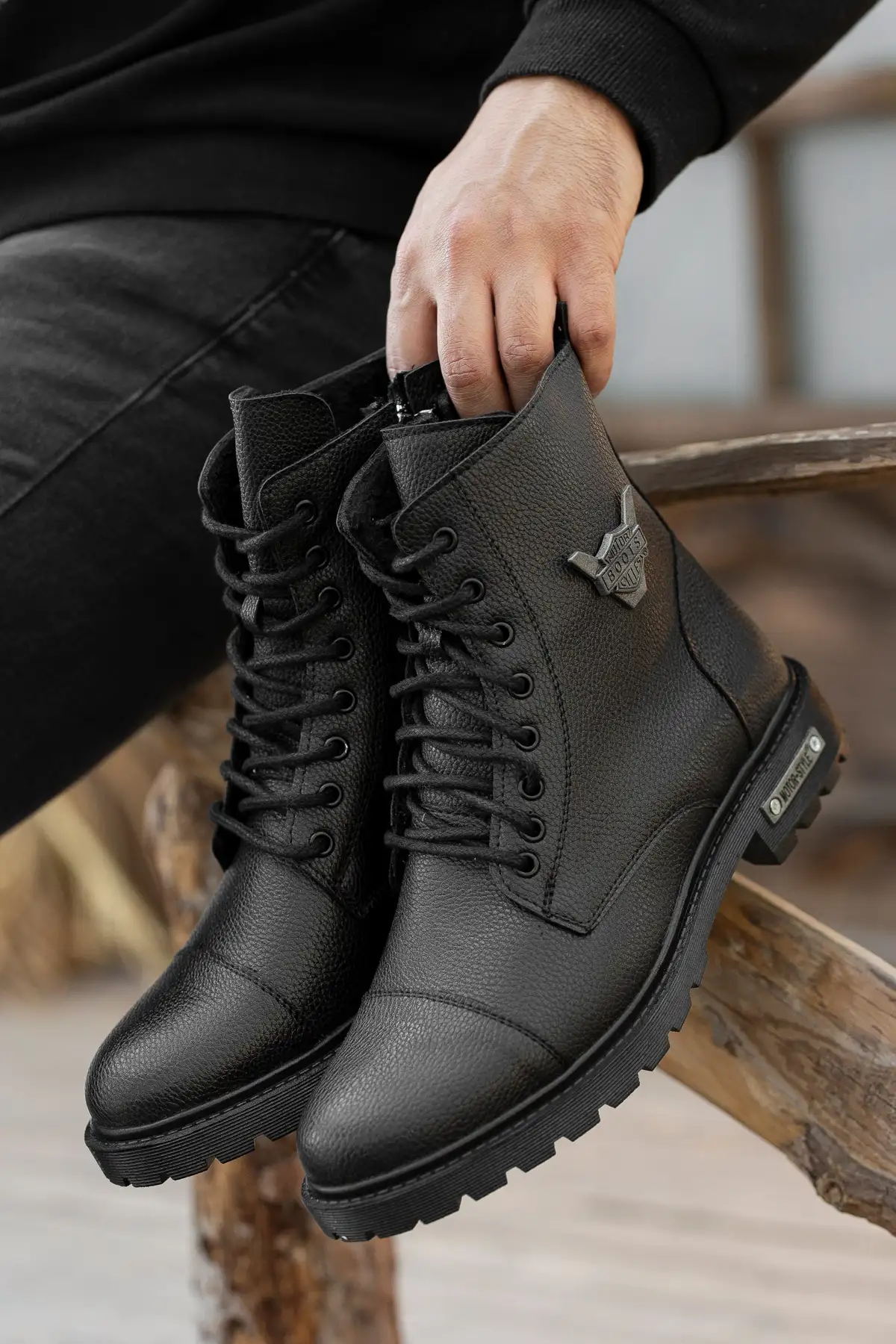 بوت مردانه  پاییزی با ضمانت، دارای خز، قابل انعطاف و ضد آب و سرما، با زیپ و بند و زیره غیر لغزنده برند Zegeshoes - 7584 بوت مردانه پاییزی با ضمانت، دارای خز، قابل انعطاف و ضد آب و سرما، با زیپ و بند و زیره غیر لغزنده برند Zegeshoes - 7584