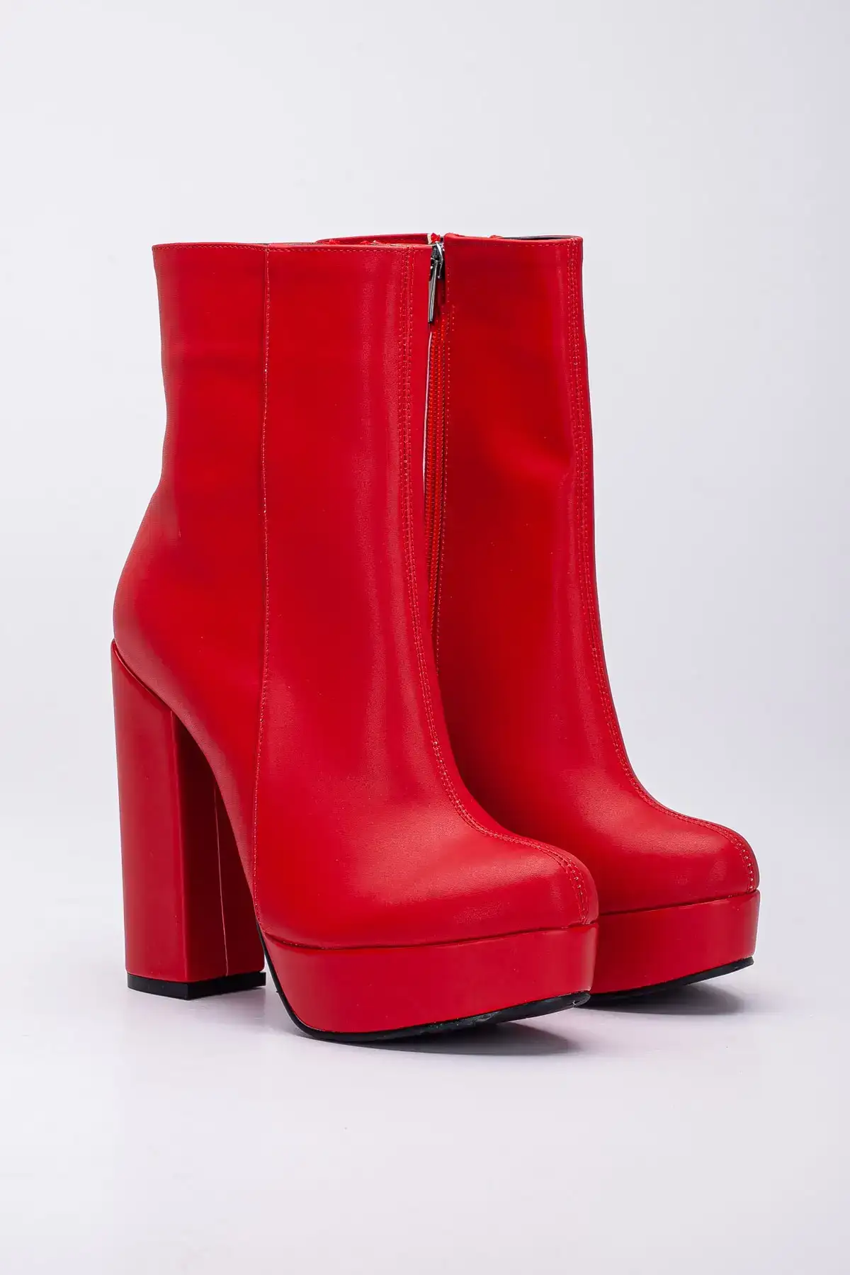 بوت و نیم بوت زنانه کفش  پلتفرم با پاشنه ضخیم چرم مصنعی  قرمز برند LİLLA - 7795 بوت و نیم بوت زنانه کفش پلتفرم با پاشنه ضخیم چرم مصنعی قرمز برند LİLLA - 7795