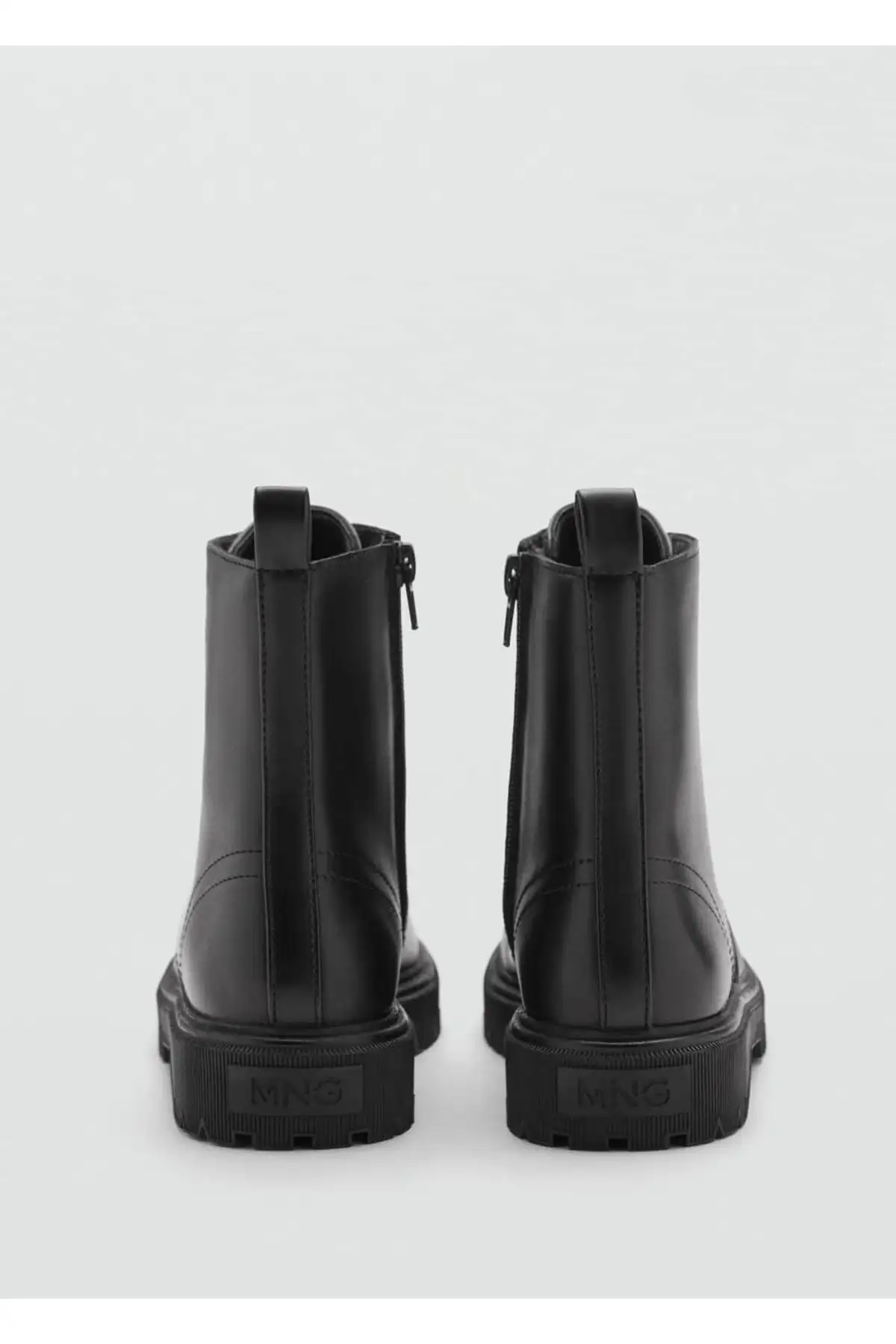 بوت بچگانه  چرم با بند برند MANGO Kids - 7610 بوت بچگانه چرم با بند برند MANGO Kids - 7610