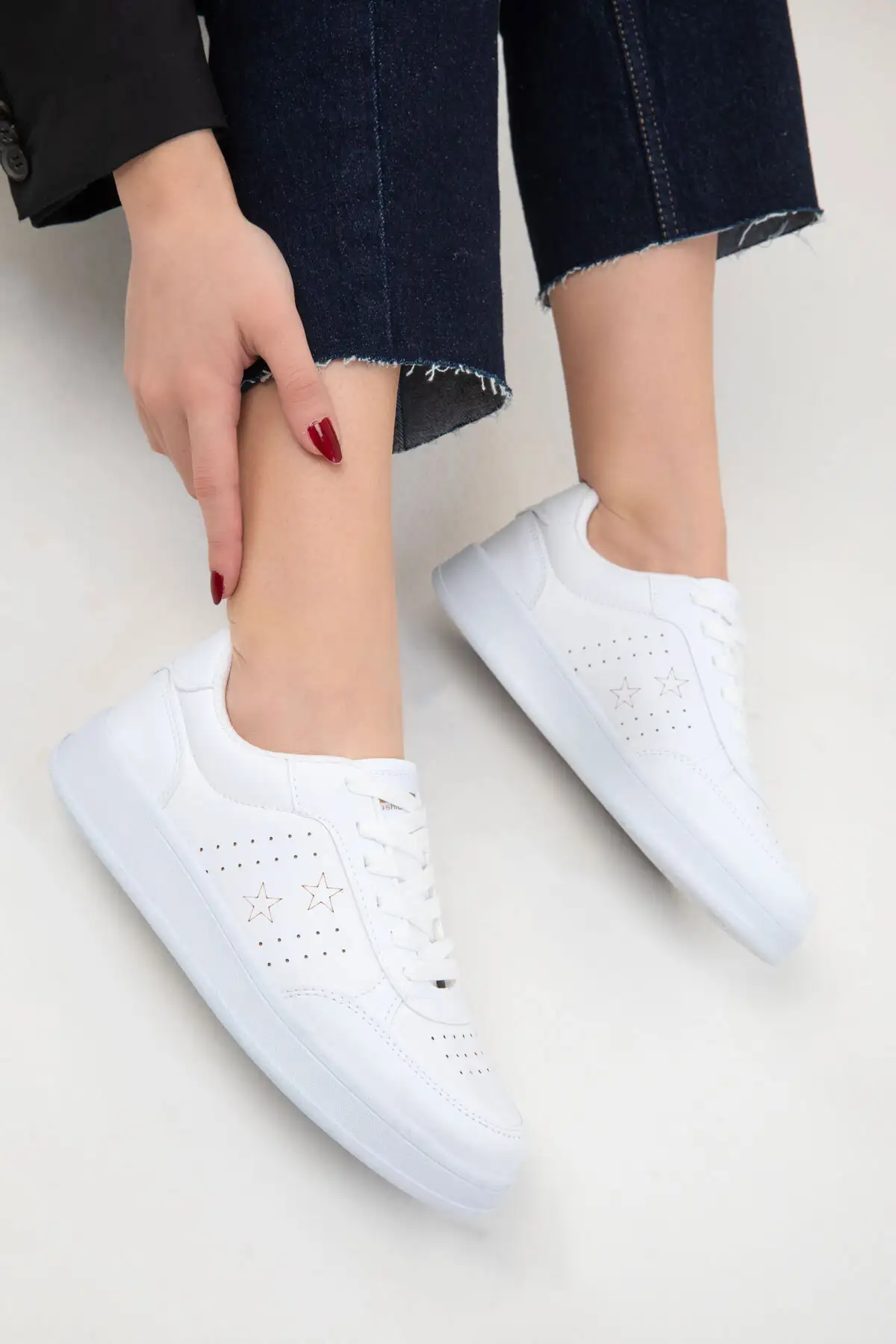 کفش کتانی زنانه   سفید 20157 برند SOHO - 7726 کفش کتانی زنانه سفید 20157 برند SOHO - 7726