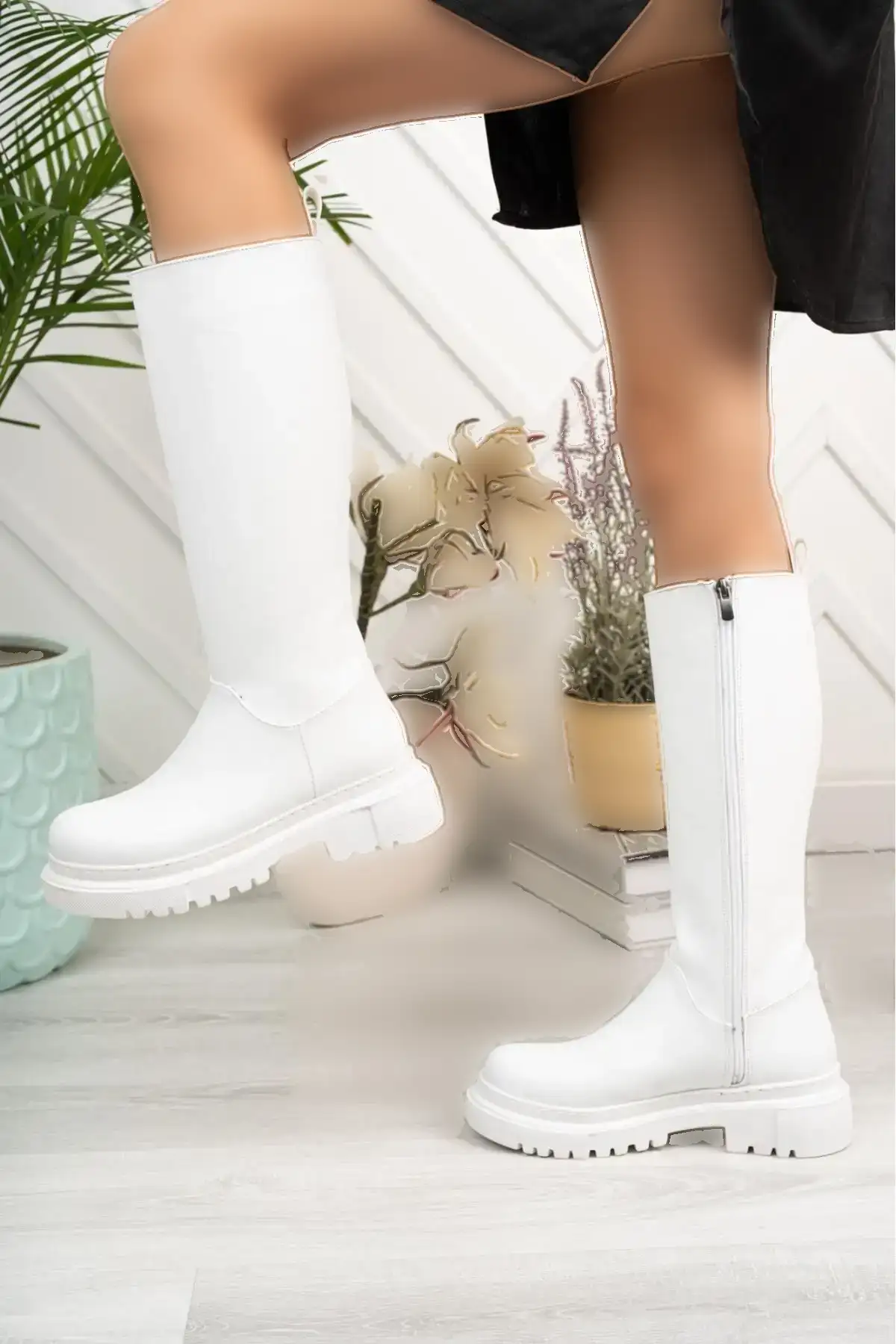 بوت و نیم بوت زنانه پتین سفید رزمره، راحت  شیک برند miss fırat - 8081 بوت و نیم بوت زنانه پتین سفید رزمره، راحت شیک برند miss fırat - 8081