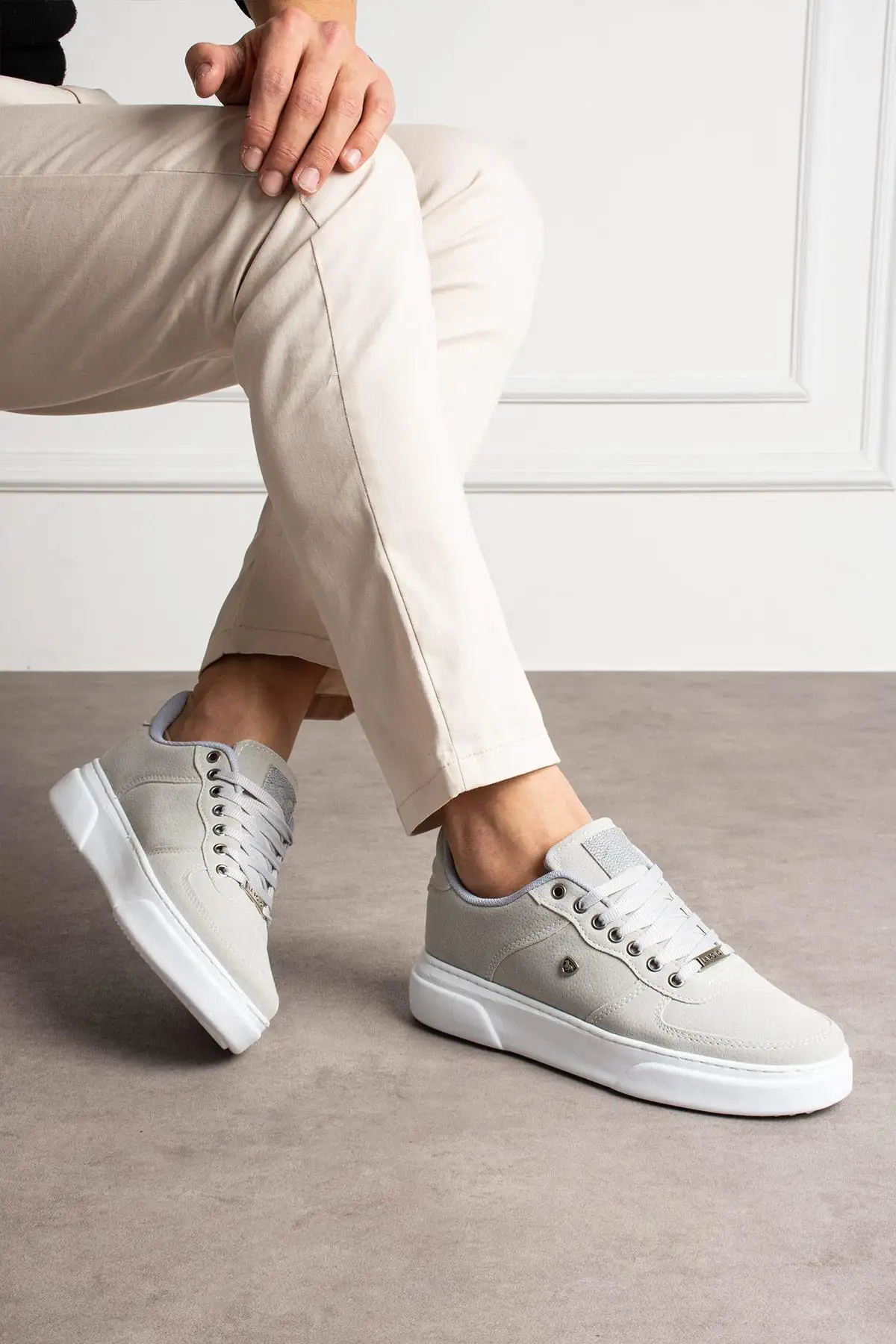 کفش سایز بزرگ مردانه  ورزشی  روزمره با زیره سفید رنگ 063 بوز برند L.A Polo - 7864 کفش سایز بزرگ مردانه ورزشی روزمره با زیره سفید رنگ 063 بوز برند L.A Polo - 7864