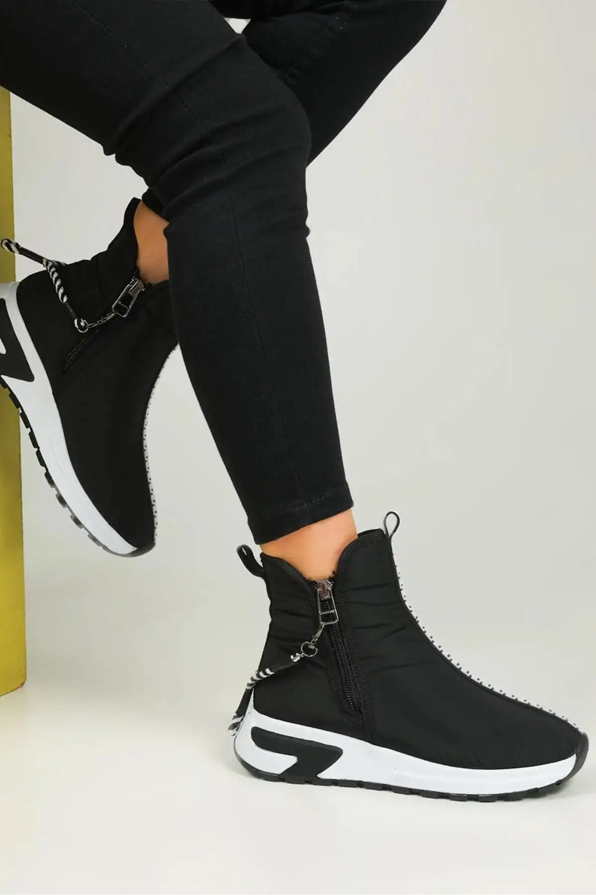 بوت و نیم بوت زنانه  رزمره  با پارچه چتری  زیپ دتایی برند LABRONA - 7681 بوت و نیم بوت زنانه رزمره با پارچه چتری زیپ دتایی برند LABRONA - 7681