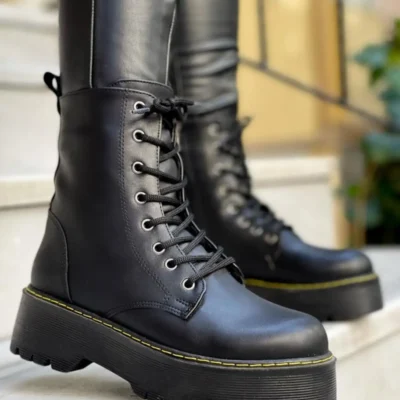 بوت و نیم‌ بوت زنانه پارک مدل با کف ضخیم مشکی، دارای آستری گرم، زیپ بند، مناسب برای استفاده رزمره در زمستان. برند MİSS PARK MODA - 7807