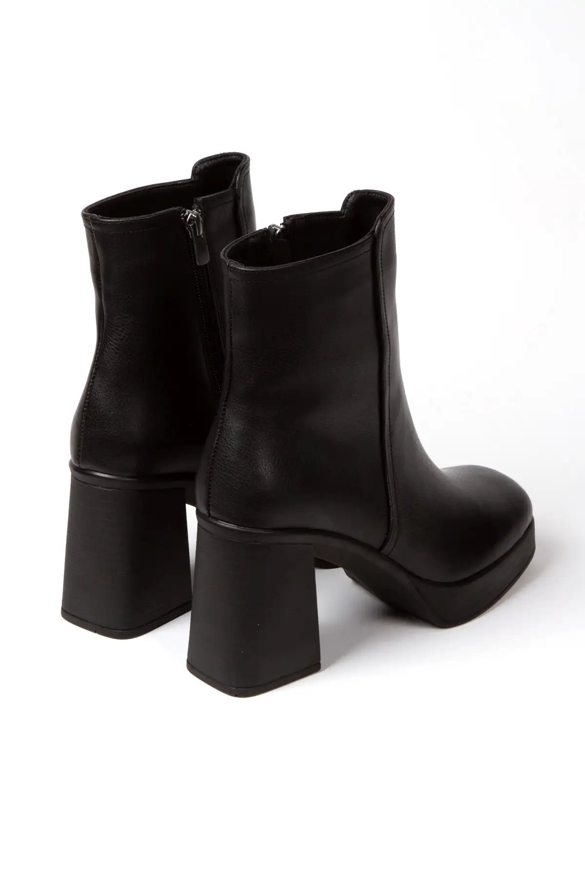 بوت و نیم بوت زنانه   مشکی با پاشنه بلند  زیپ دار برند MFT AYAKKABI - 7762 بوت و نیم بوت زنانه مشکی با پاشنه بلند زیپ دار برند MFT AYAKKABI - 7762