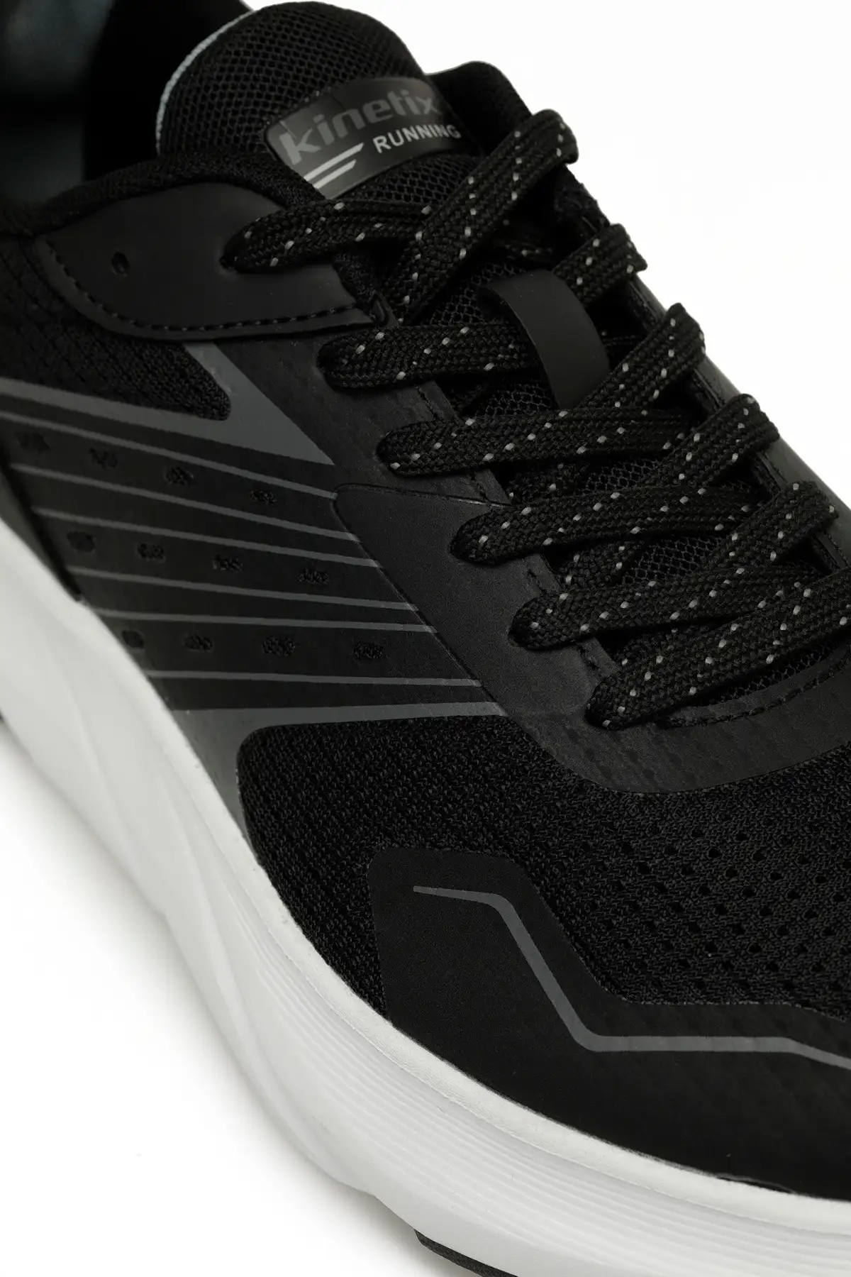 کفش اسپرت مردانه دویدن SOPHISTIC TX 5FX مشکی برند Kinetix - 8001 کفش اسپرت مردانه دویدن SOPHISTIC TX 5FX مشکی برند Kinetix - 8001