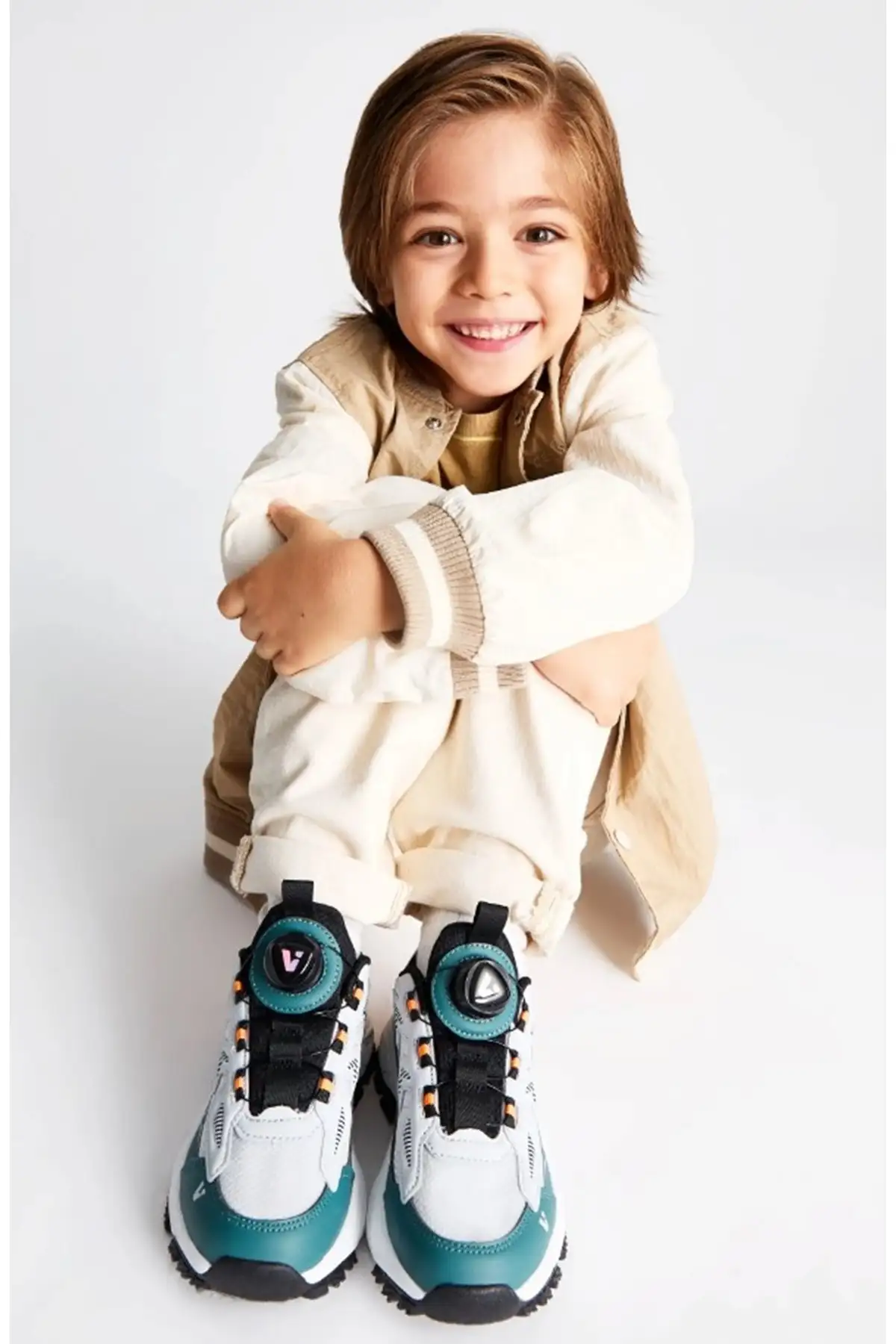 کفش پسرانه  ورزشی بچهگانه بارد فیلت فیلون ترکتینگ چند رنگ برند Vicco - 8285 کفش پسرانه ورزشی بچهگانه بارد فیلت فیلون ترکتینگ چند رنگ برند Vicco - 8285