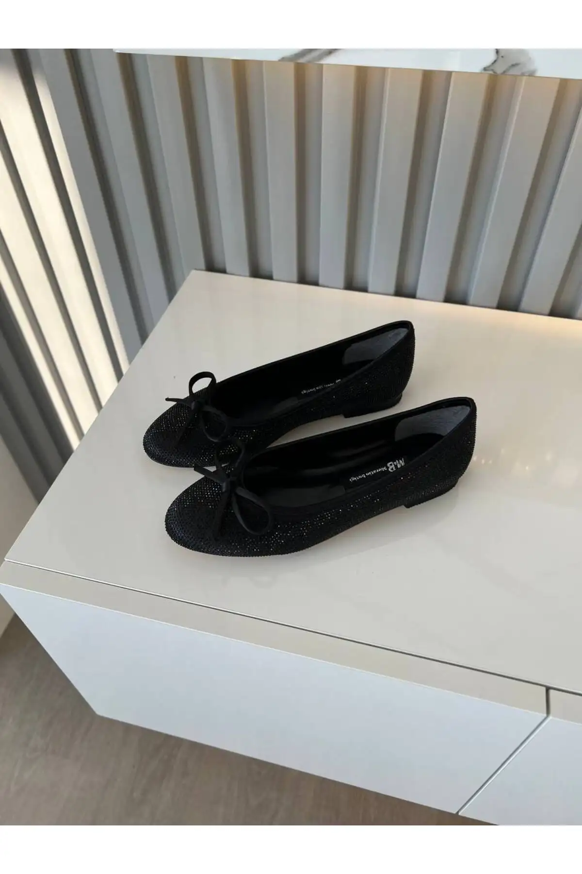 کفش تخت زنانه پوتین  کادین با رویه ساتن و جزئیات سنگی، سایز ۳۶ تا ۴۳. برند M&B - 8320 کفش تخت زنانه پوتین کادین با رویه ساتن و جزئیات سنگی، سایز ۳۶ تا ۴۳. برند M&B - 8320