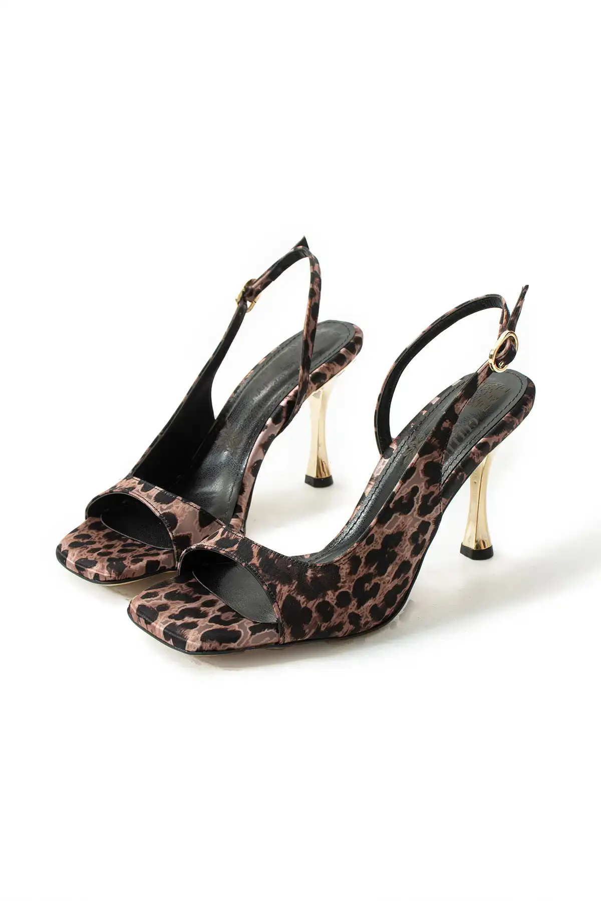 کفش صندل زنانه Sandالی کتان نازک با بند، با طراحی الگو دار و نوک باز برای شبها و مناسبتهای خاص برند Güllü Shoes - 8238 کفش صندل زنانه Sandالی کتان نازک با بند، با طراحی الگو دار و نوک باز برای شبها و مناسبتهای خاص برند Güllü Shoes - 8238