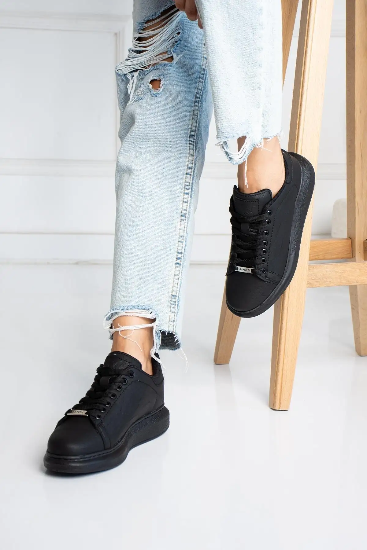 کفش کتانی زنانه  ورزشی  سیاه - 051 برند L.A Polo - 7955 کفش کتانی زنانه ورزشی سیاه - 051 برند L.A Polo - 7955