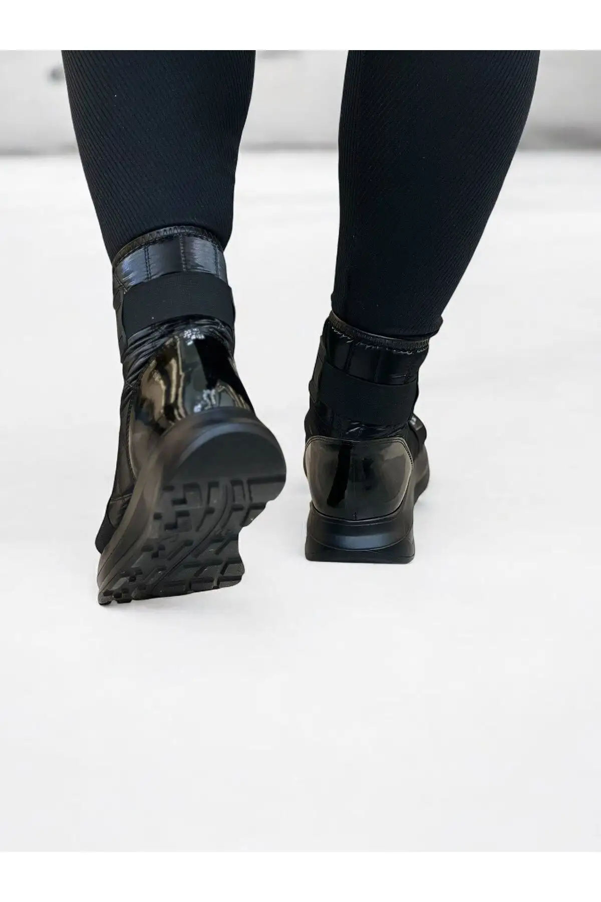 بوت و نیم بوت زنانه کفش رزمره  از پارچه نازک مخصص فصل زمستان برند LABRONA - 8369 بوت و نیم بوت زنانه کفش رزمره از پارچه نازک مخصص فصل زمستان برند LABRONA - 8369