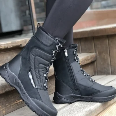 بوت و نیم‌ بوت زنانه کفش برفی مشکی با زیره ضد لغزش خاصیت آب‌گریزی برند Twingo - 8358