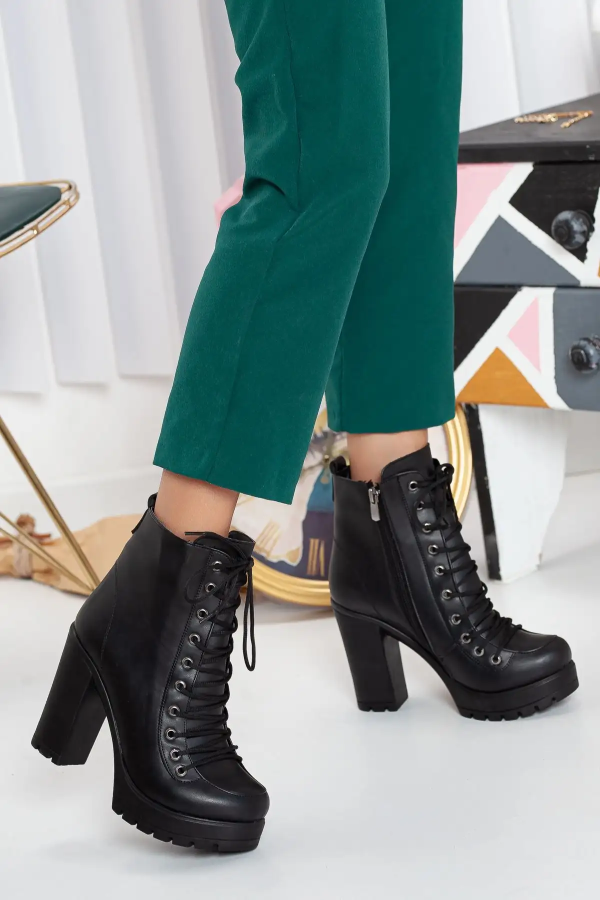 بوت و نیم بوت زنانه چکمه پلتفرم  رمپس مشکی چرم برند Genel Markalar - 7782 بوت و نیم بوت زنانه چکمه پلتفرم رمپس مشکی چرم برند Genel Markalar - 7782